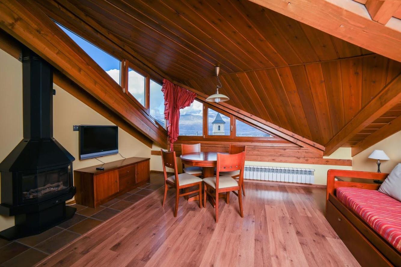 Apartment (4 Adults)