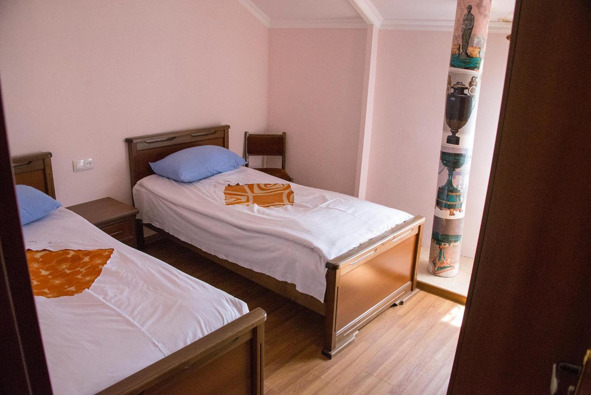 Budget Twin Room photo 3