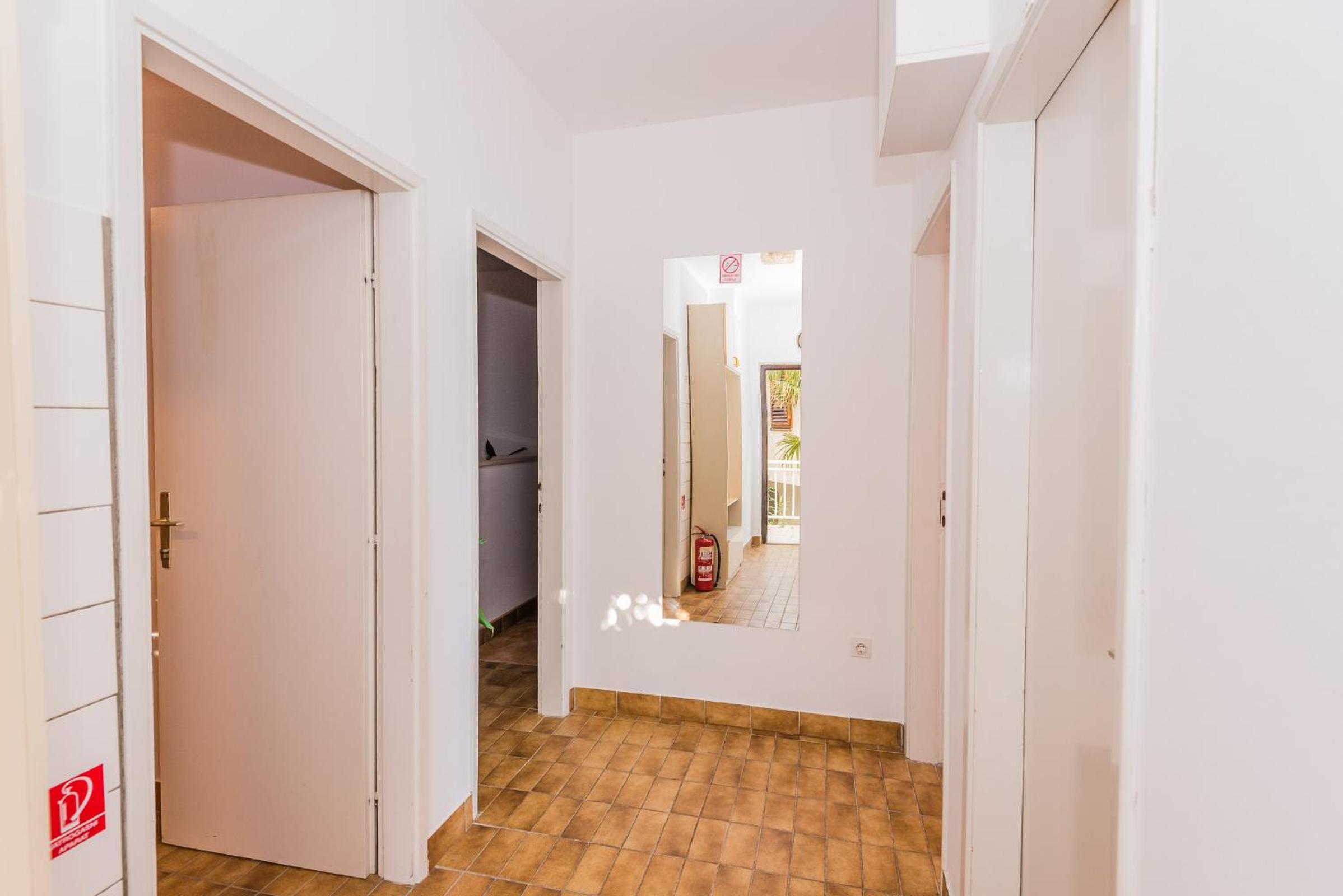Apartment with Shower photo 1