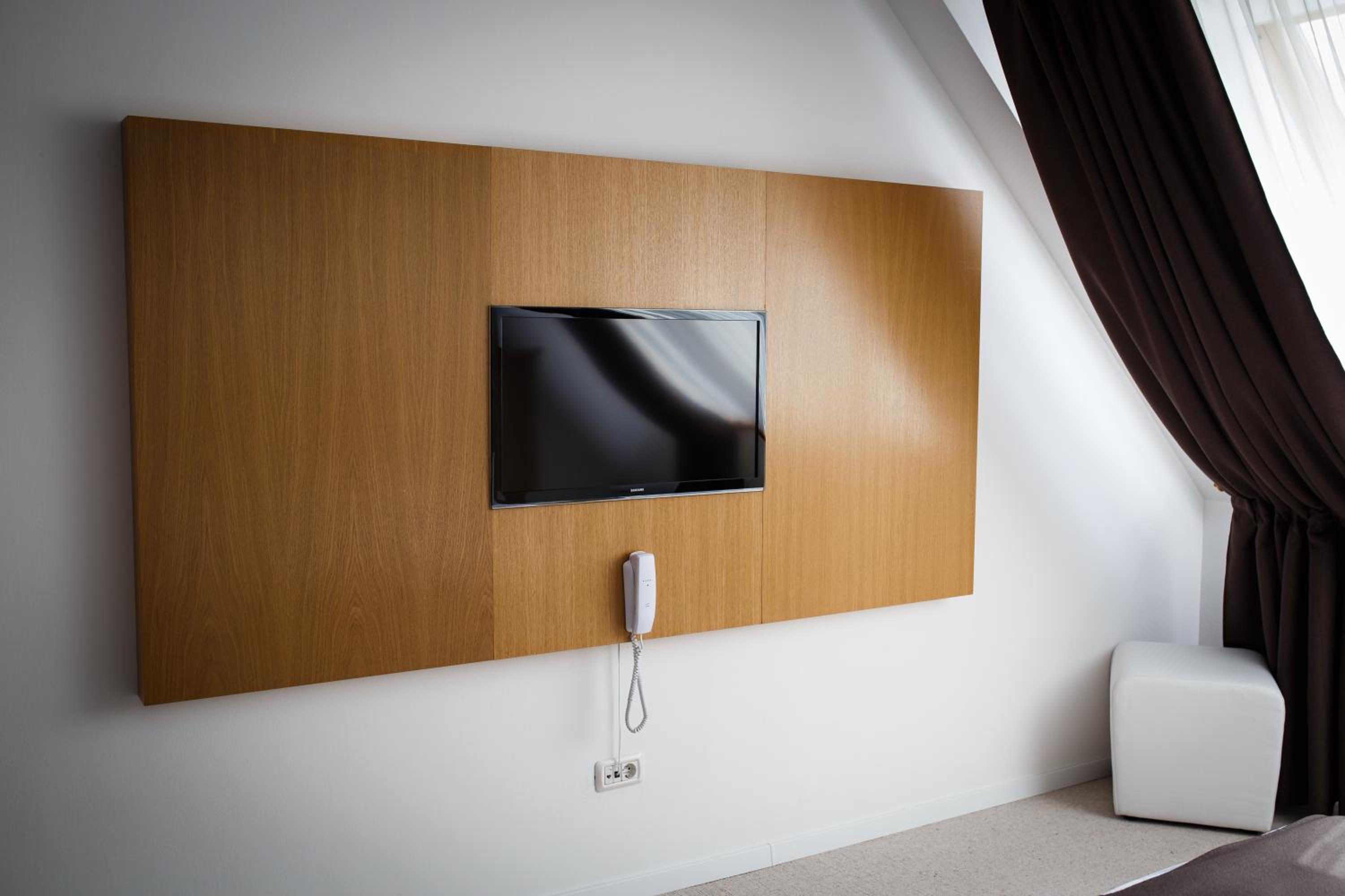 Deluxe King Room photo 2