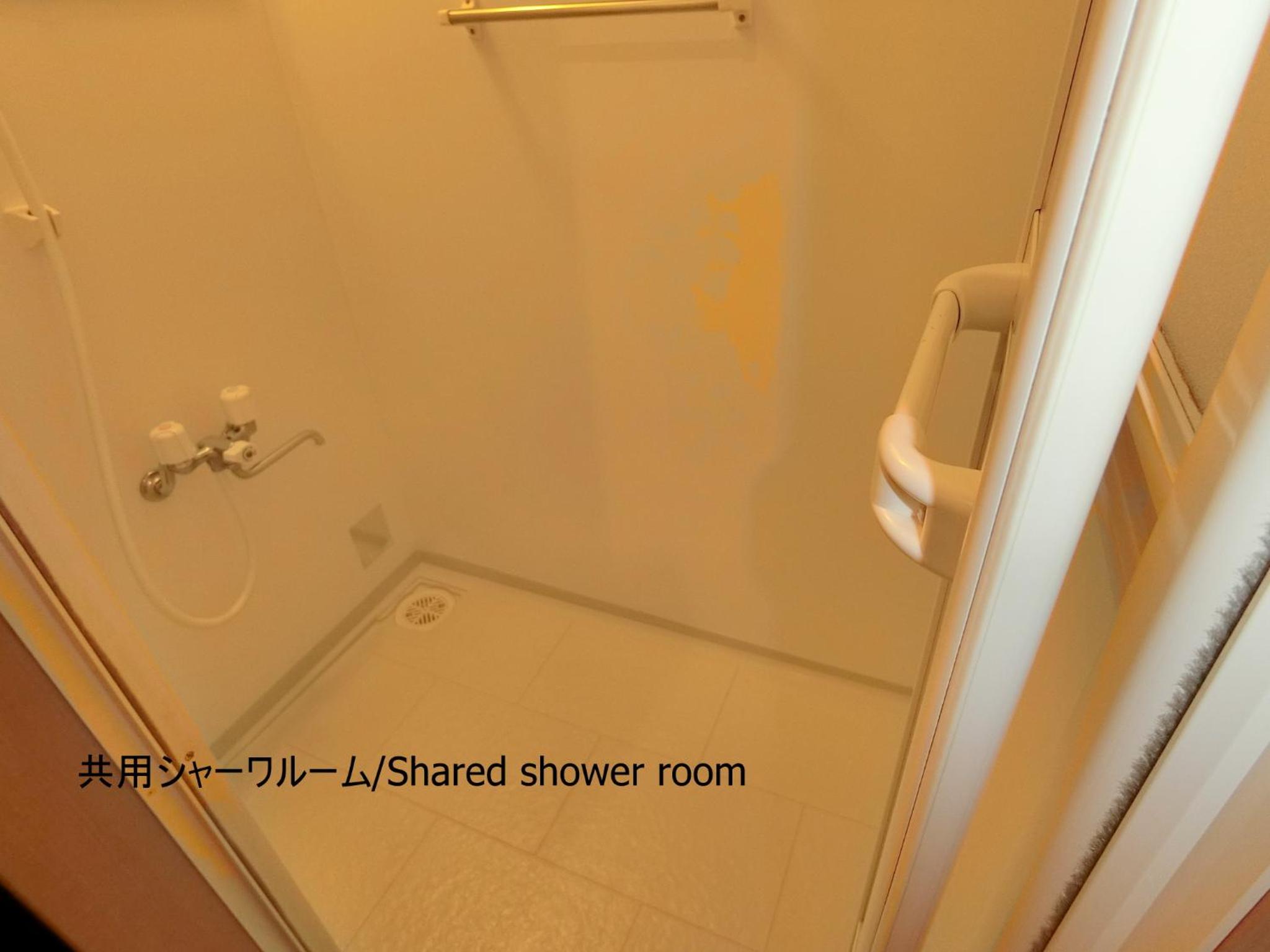 Japanese-Style Twin Room with Shared Bathroom - Non-Smoking photo 2