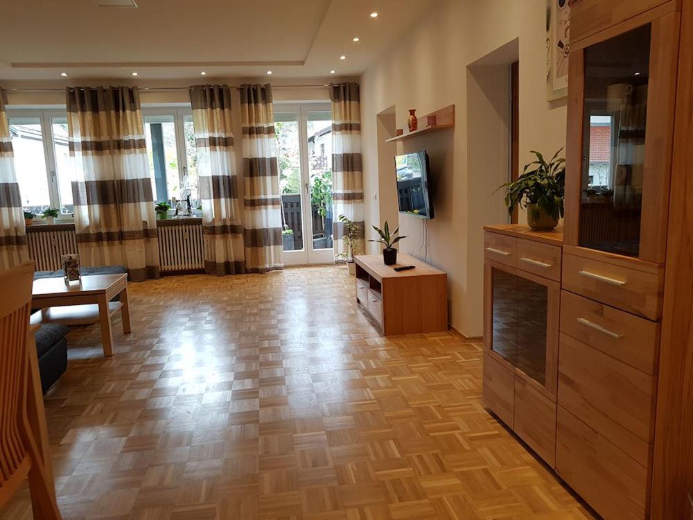 Apartment 4 with Mountain View - Photo 3