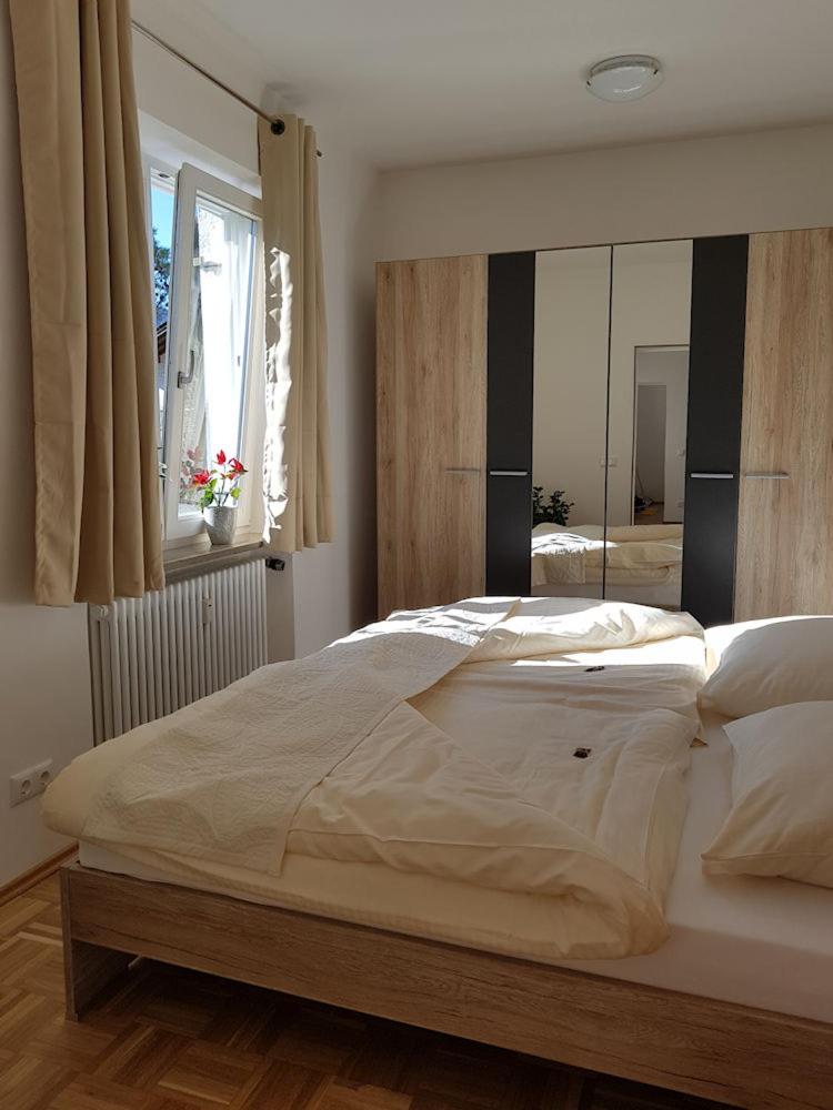 Apartment 4 with Mountain View - Photo 2