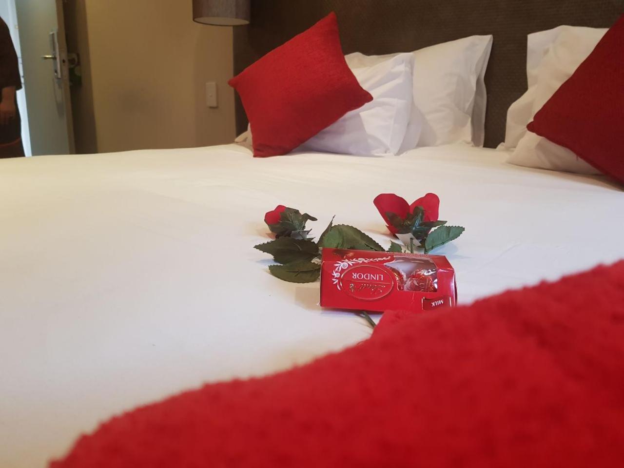 Double or Twin Room - Photo 4