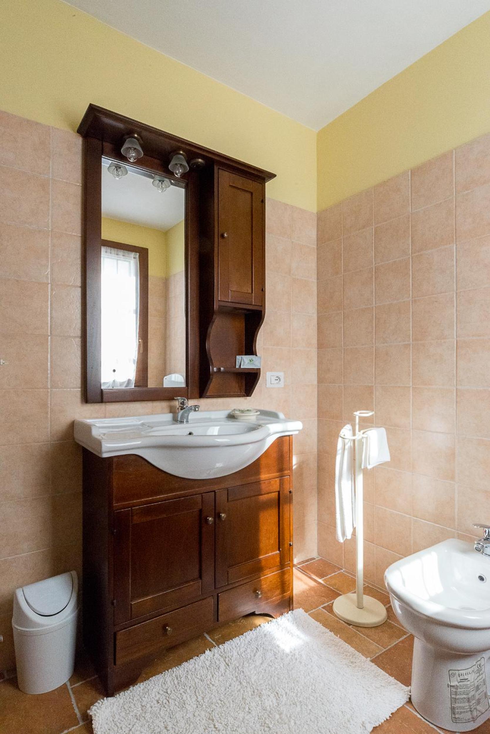 Apartment - Split Level - Photo 4