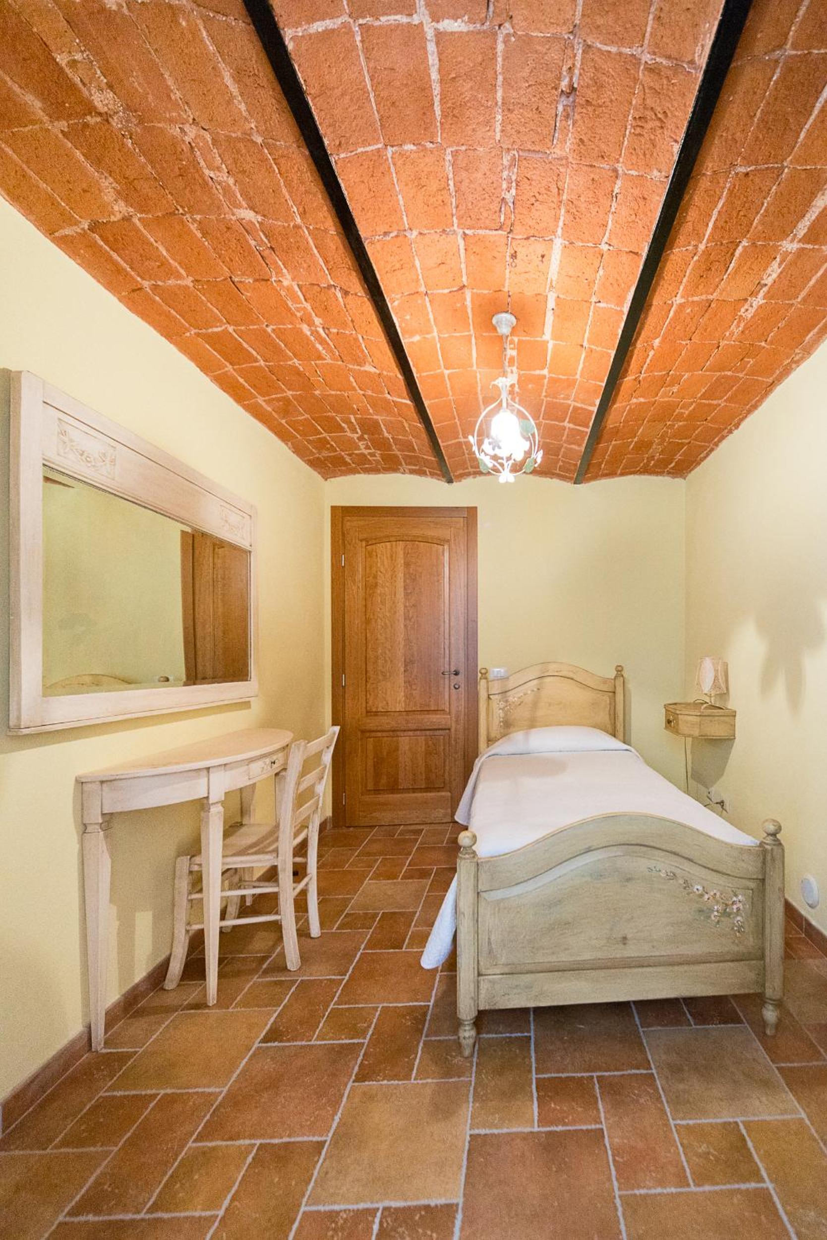 Apartment - Split Level - Photo 6