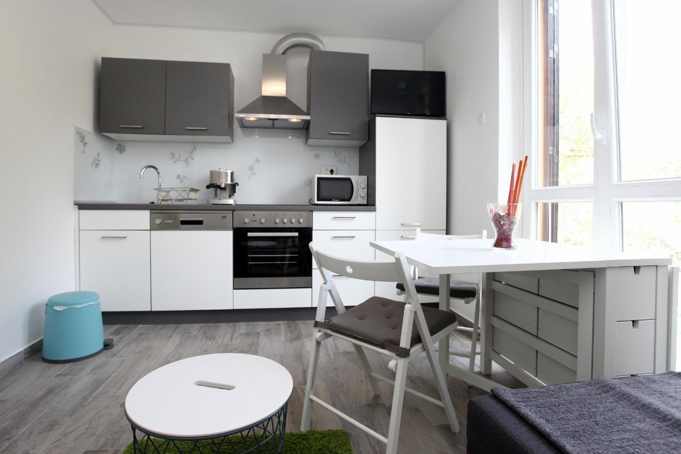 Apartment photo 2