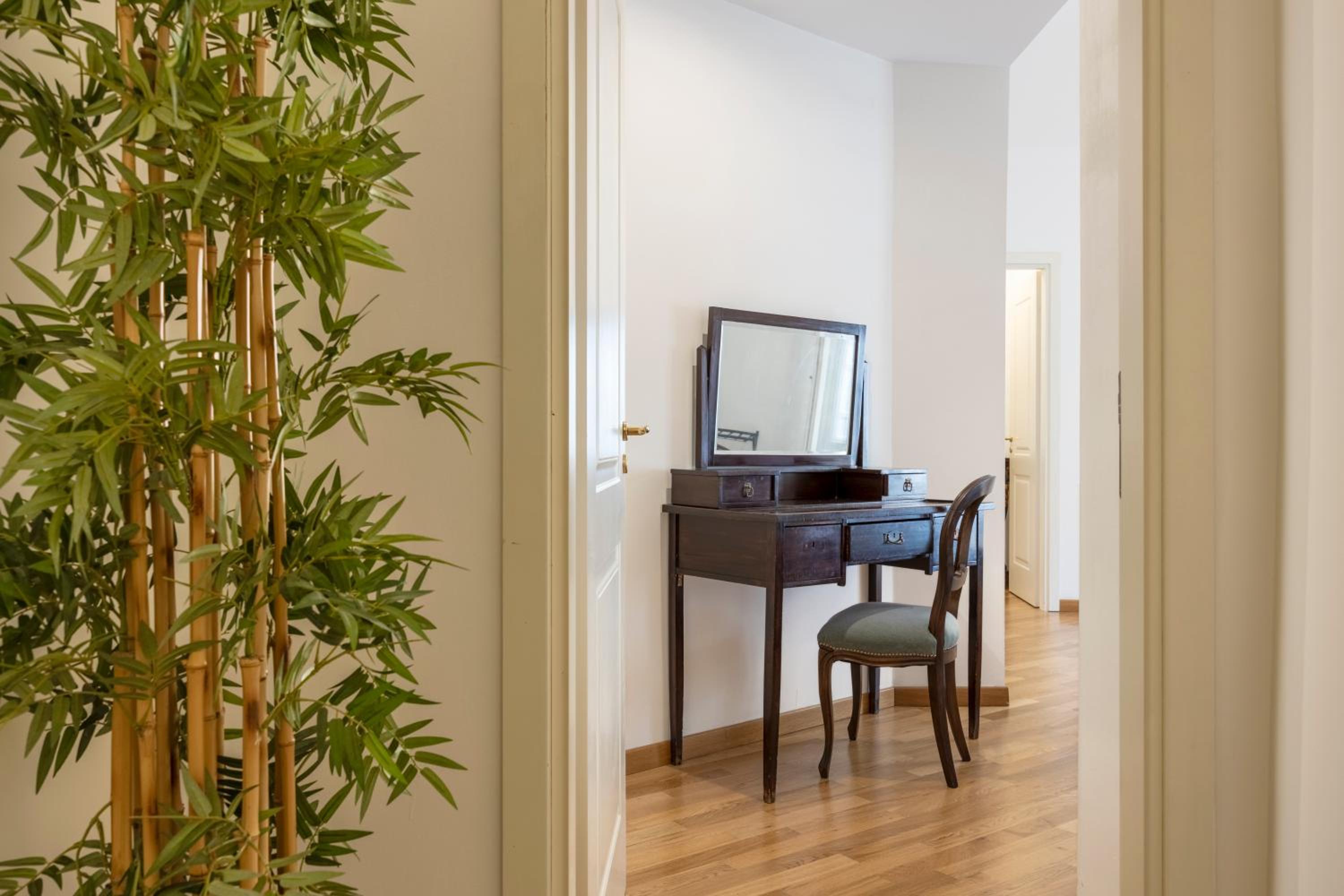 Appartamento con due camere con balcone