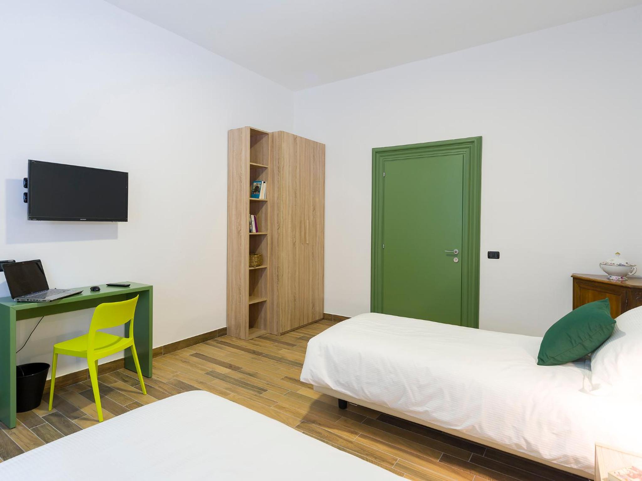 Twin Room with Private Bathroom photo 3