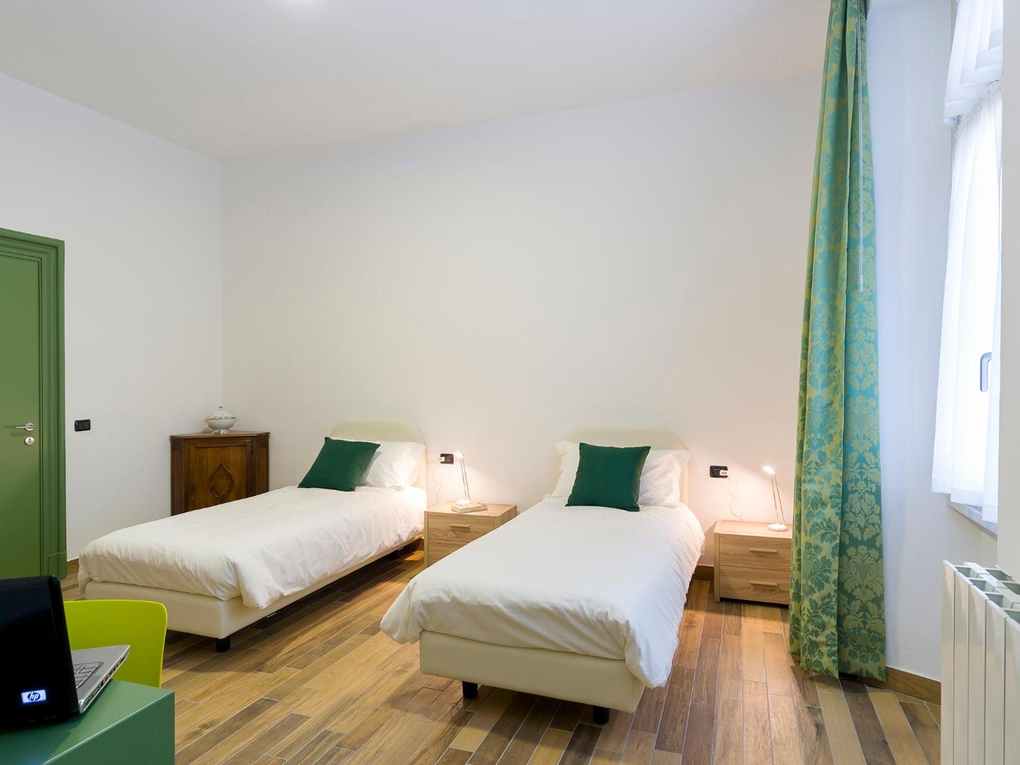 Twin Room with Private Bathroom photo 2