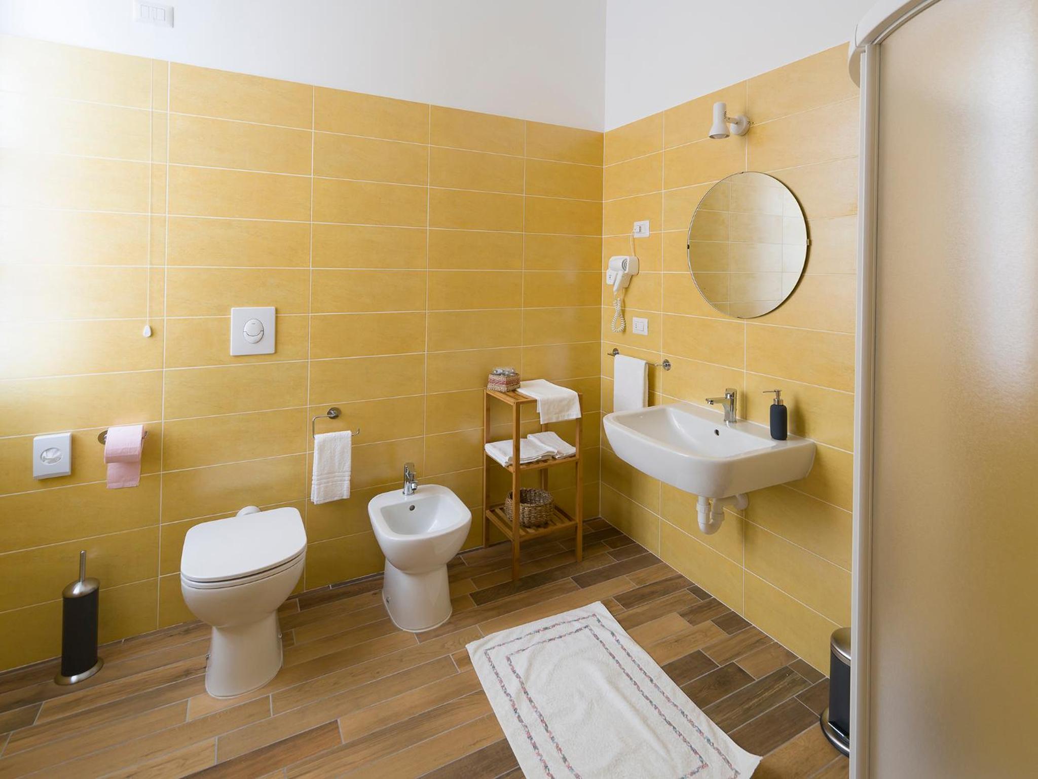 Double Room with Private Bathroom photo 2