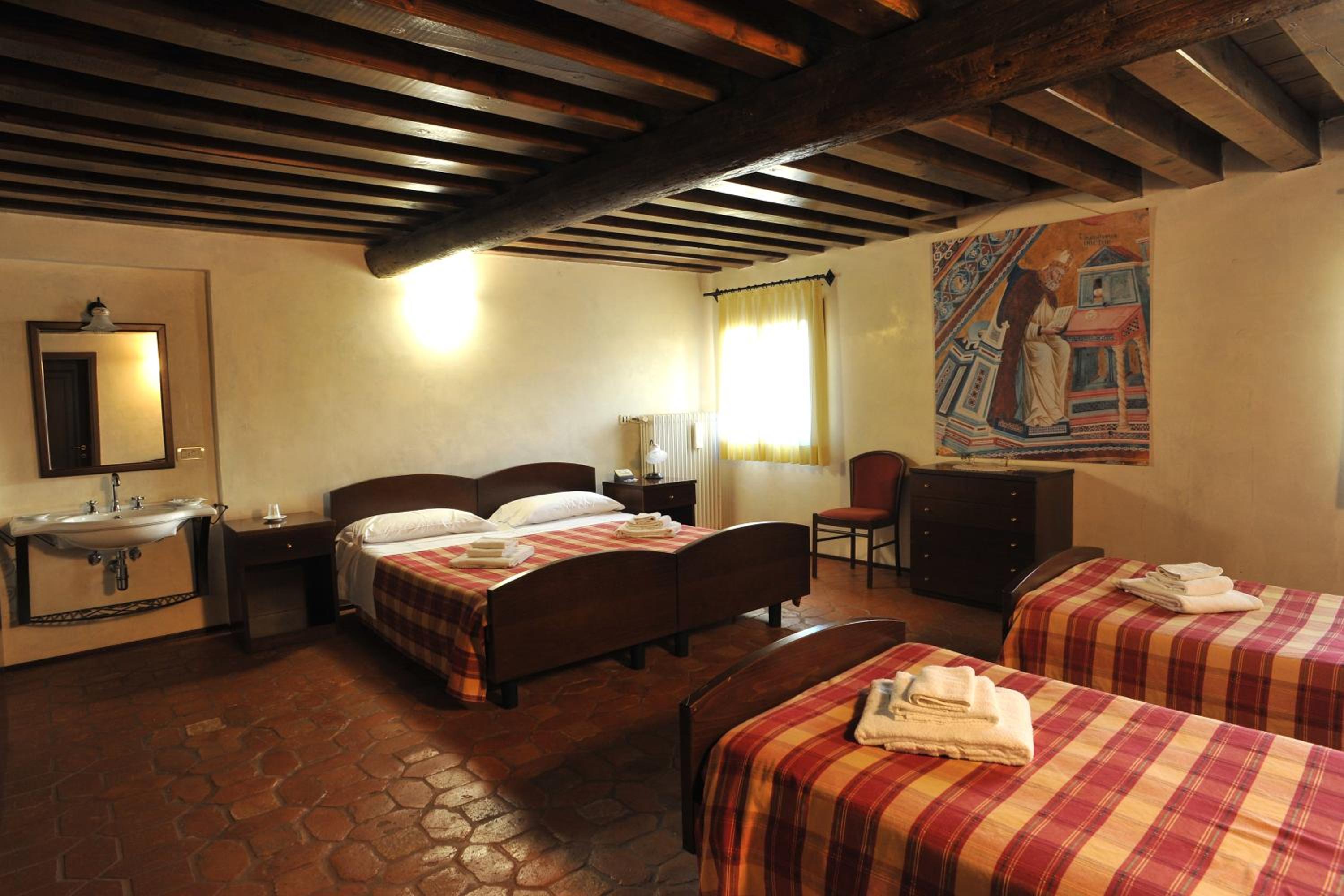 Quadruple Room with Shared Bathroom