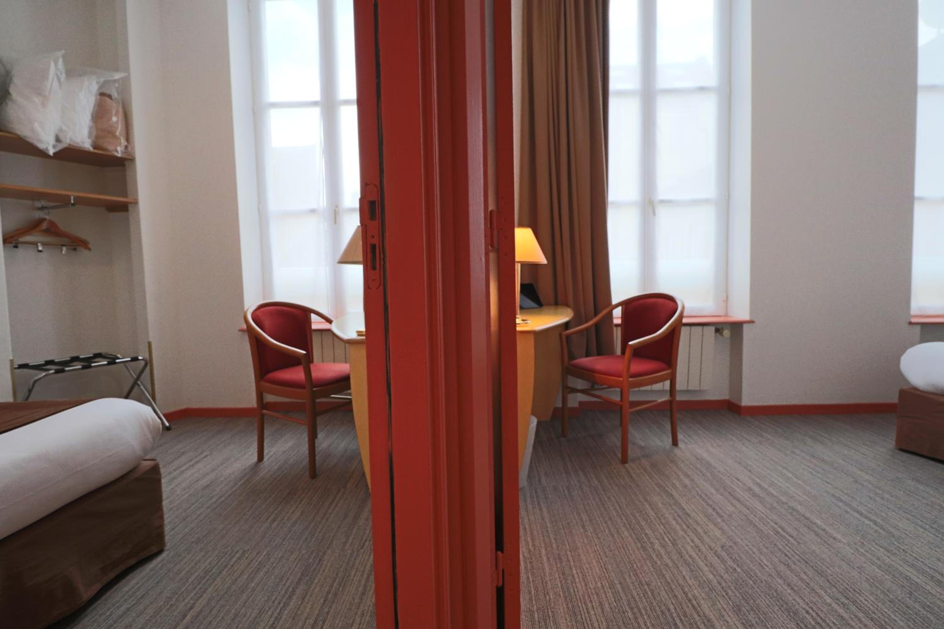 Family Suite (4 Adults) - Photo 3
