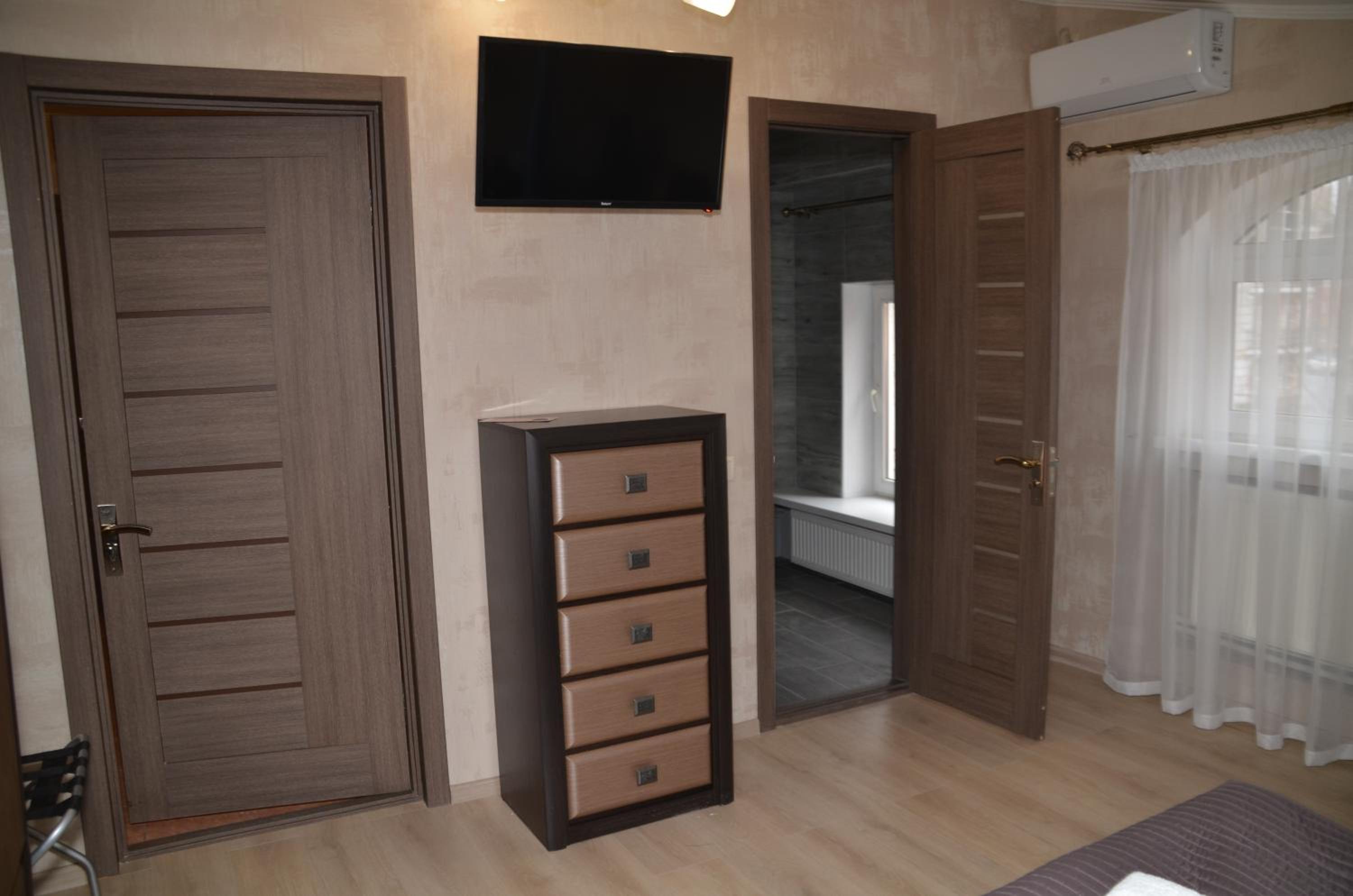Double Room with Private Bathroom photo 2