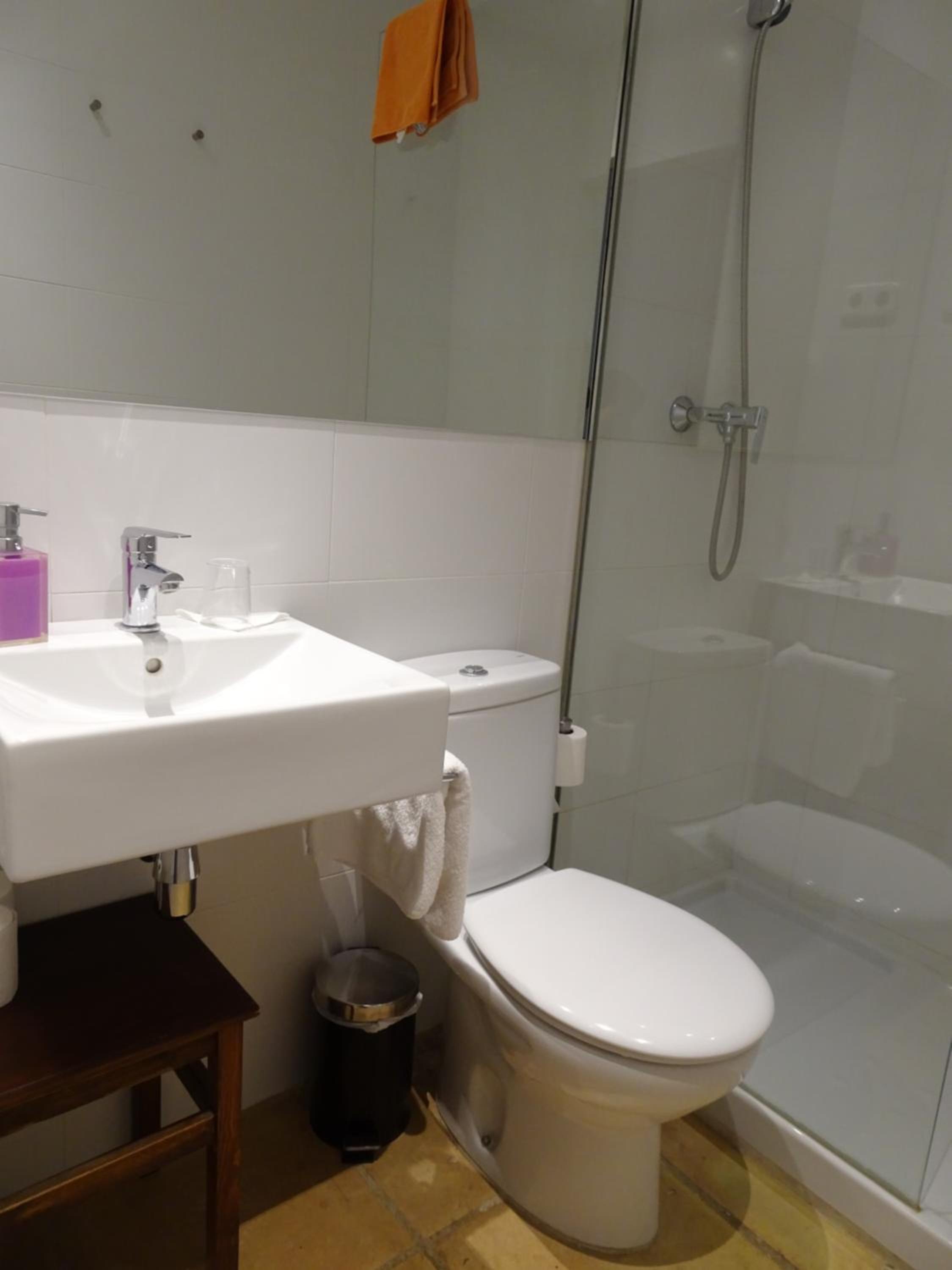 Standard Twin Room photo 3
