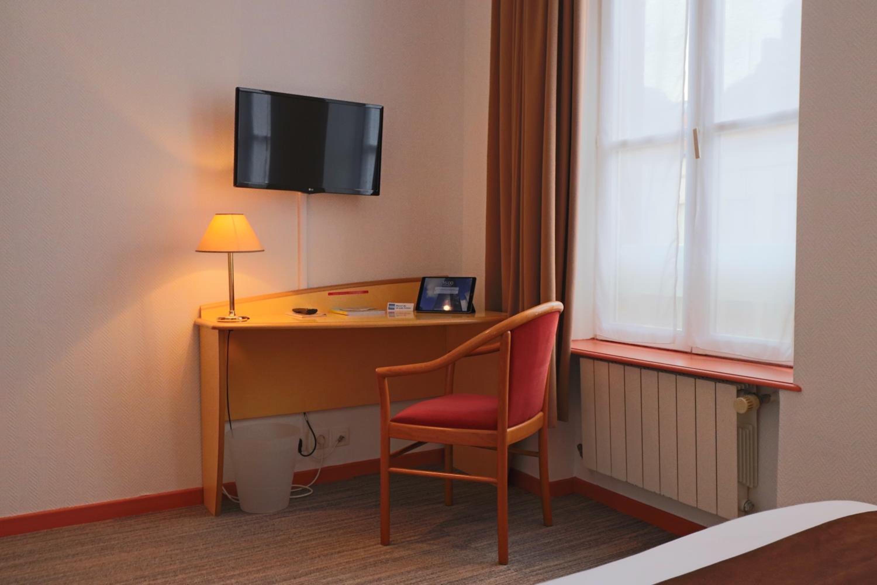 Twin Room - Photo 2