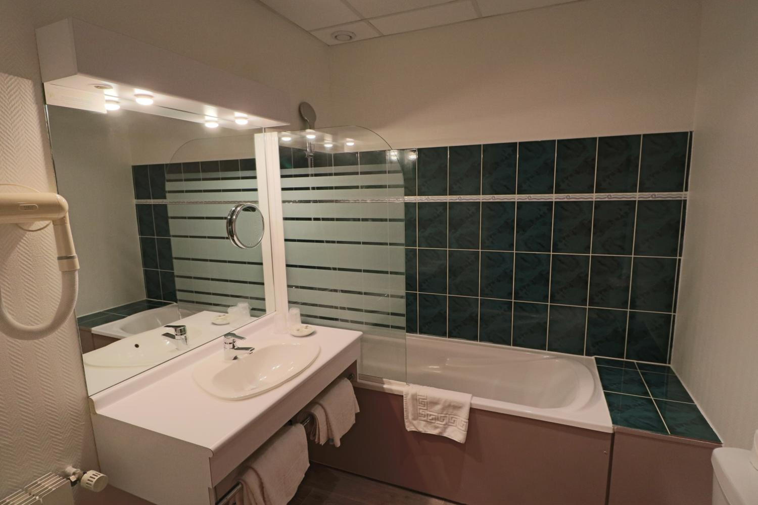 Family Suite (4 Adults) - Photo 2