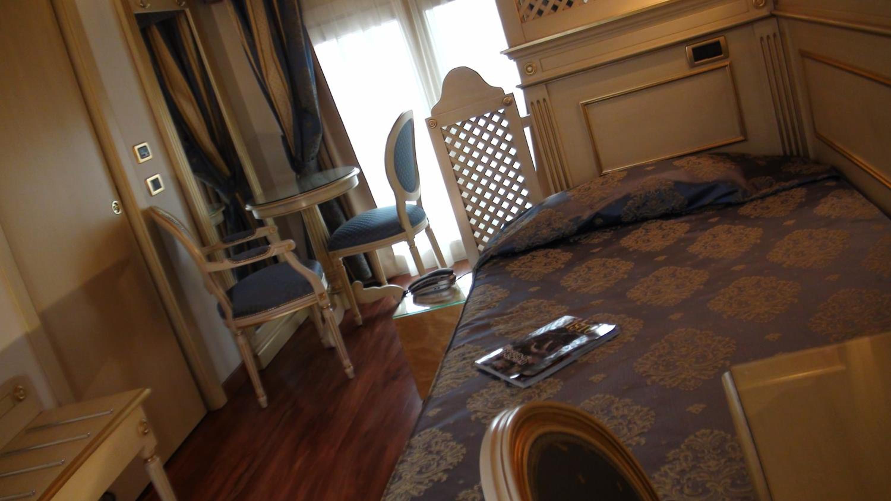 Economy Twin Room photo 2