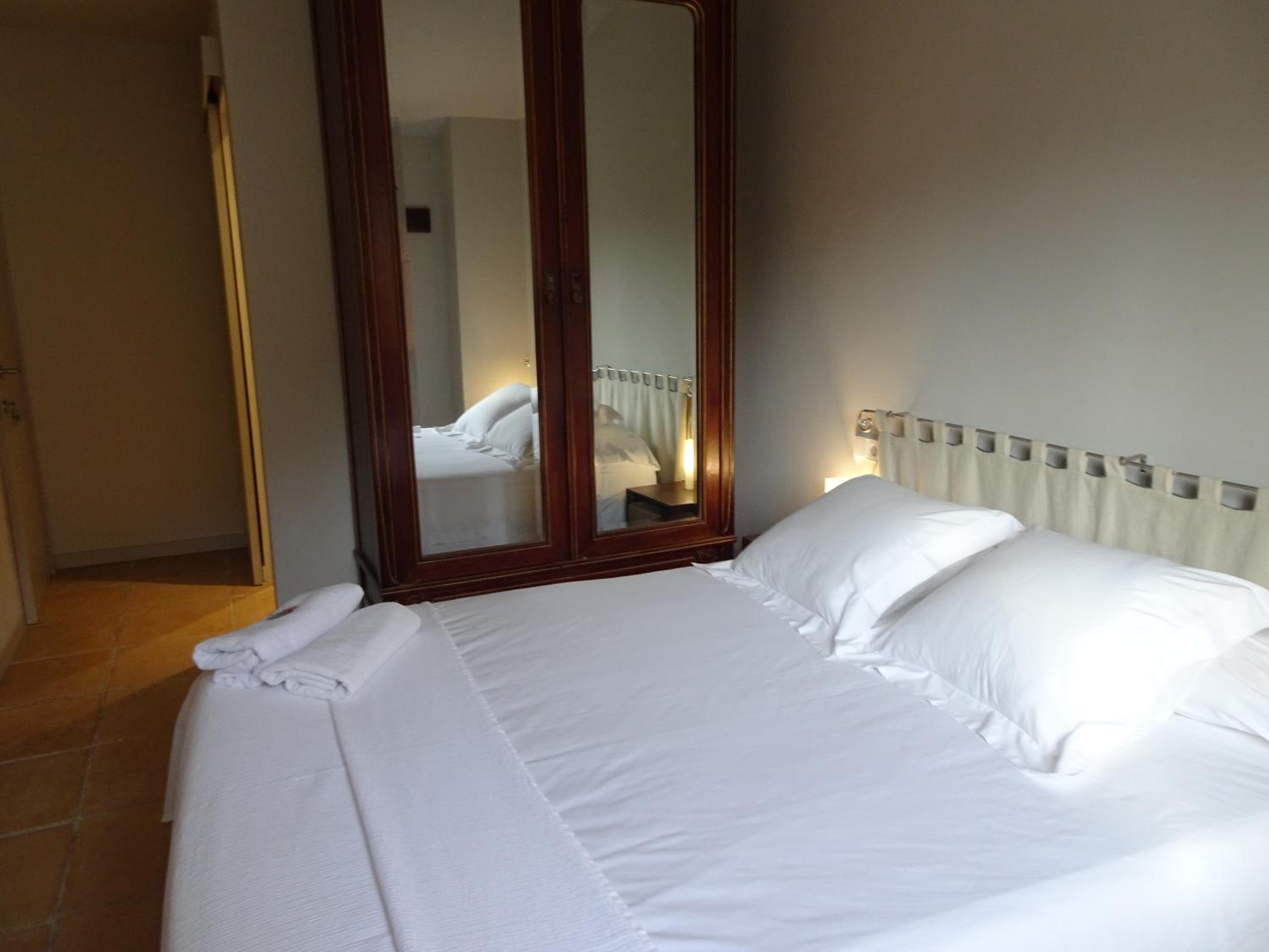Basic Double Room photo 3