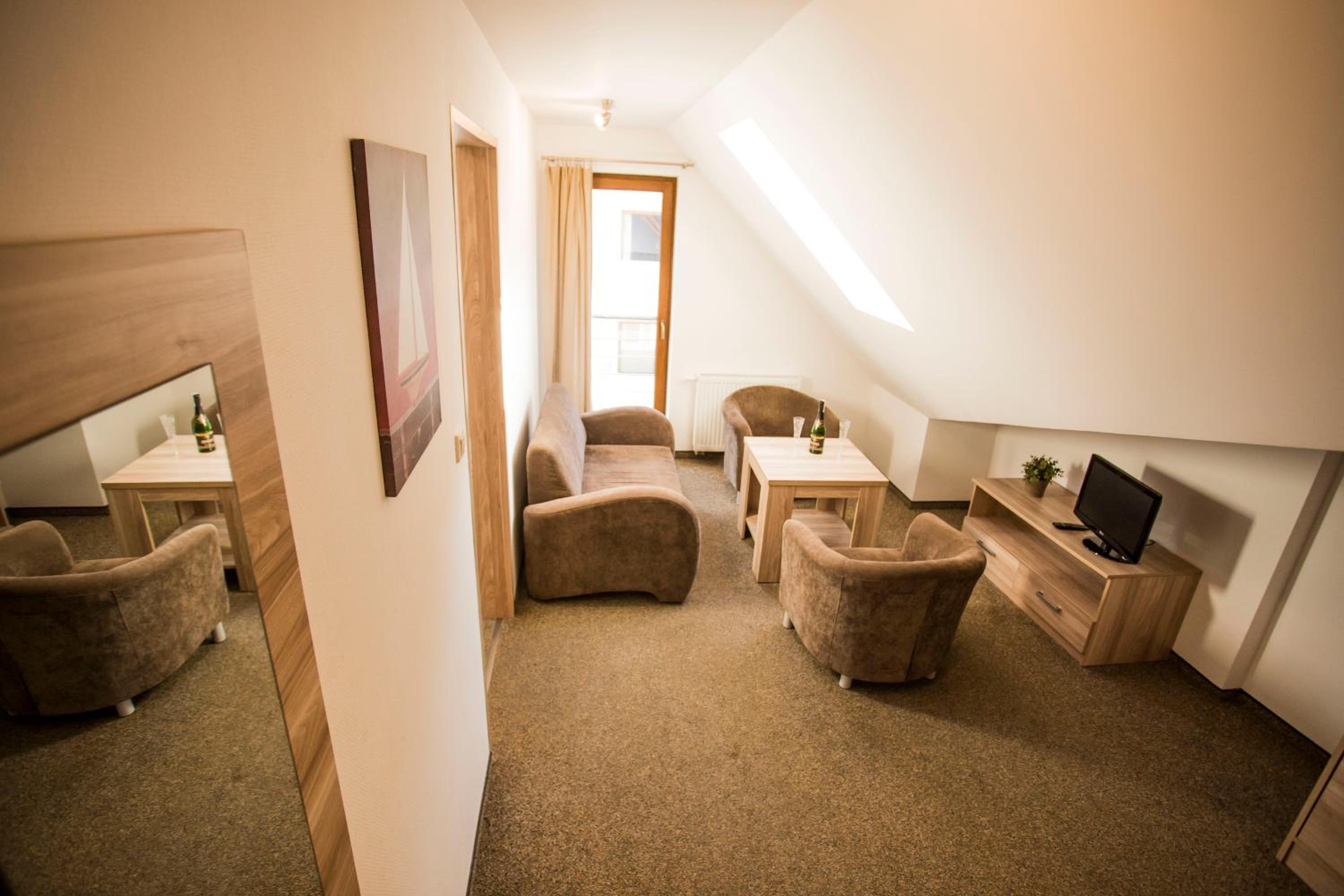 Studio Apartment photo 3