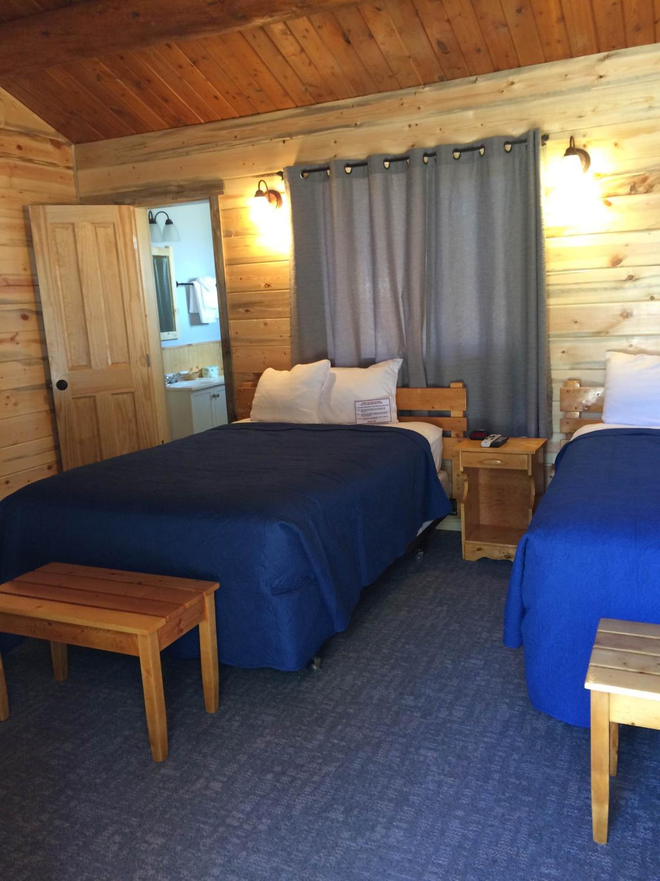Double Room with Two Double Beds - Photo 2