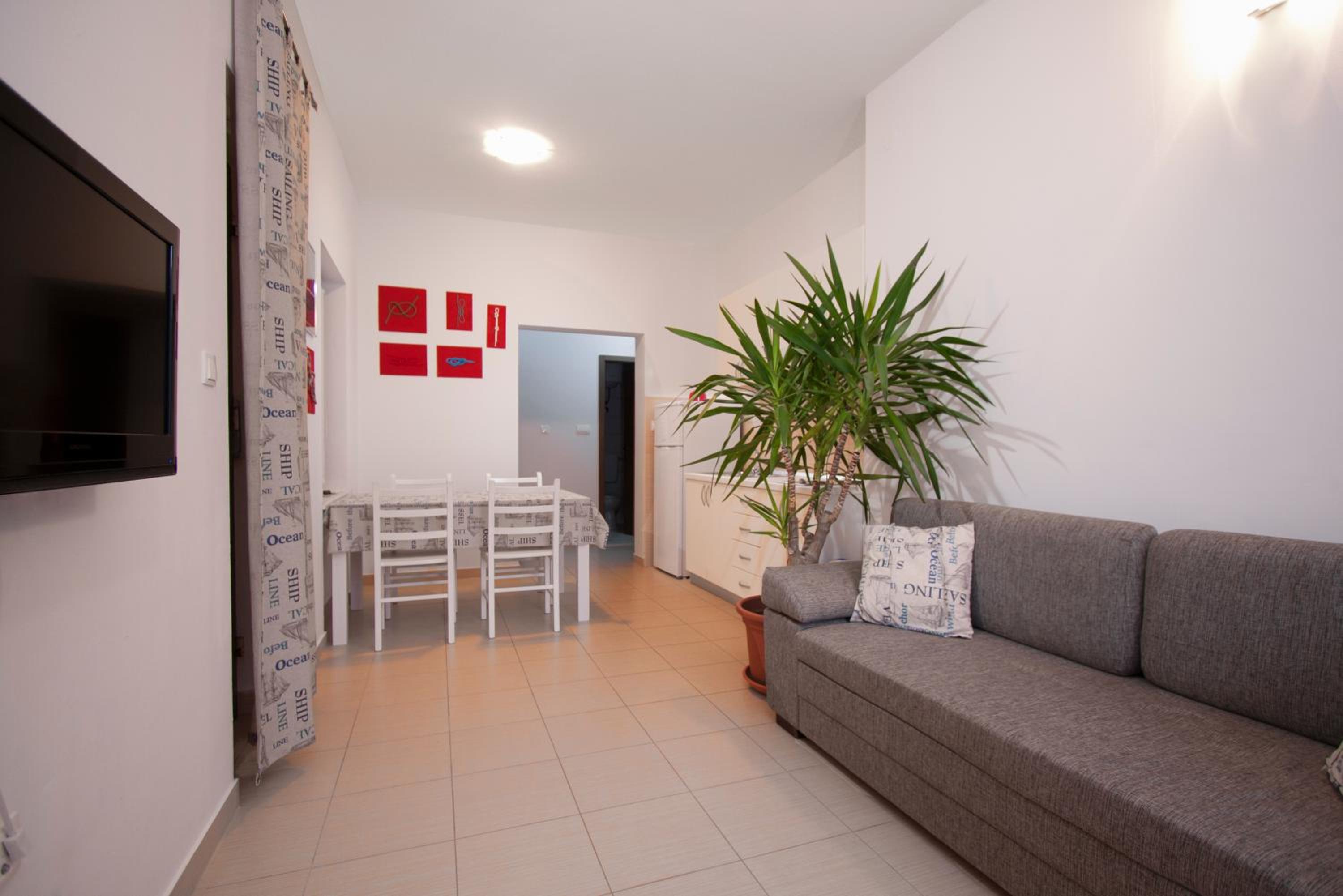 One-Bedroom Apartment with Terrace and Sea View photo 3