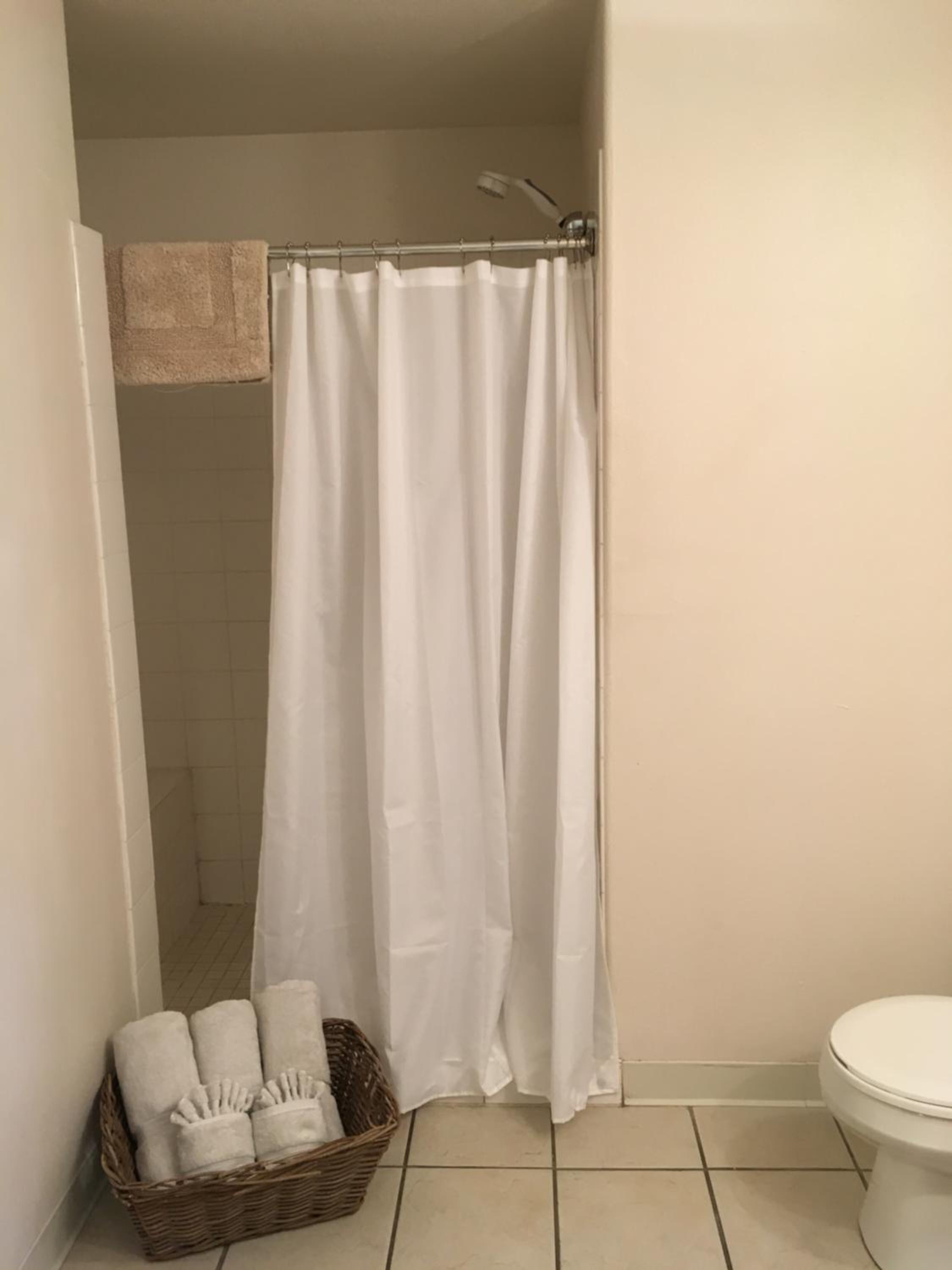 Deluxe Queen Suite - Photo 1