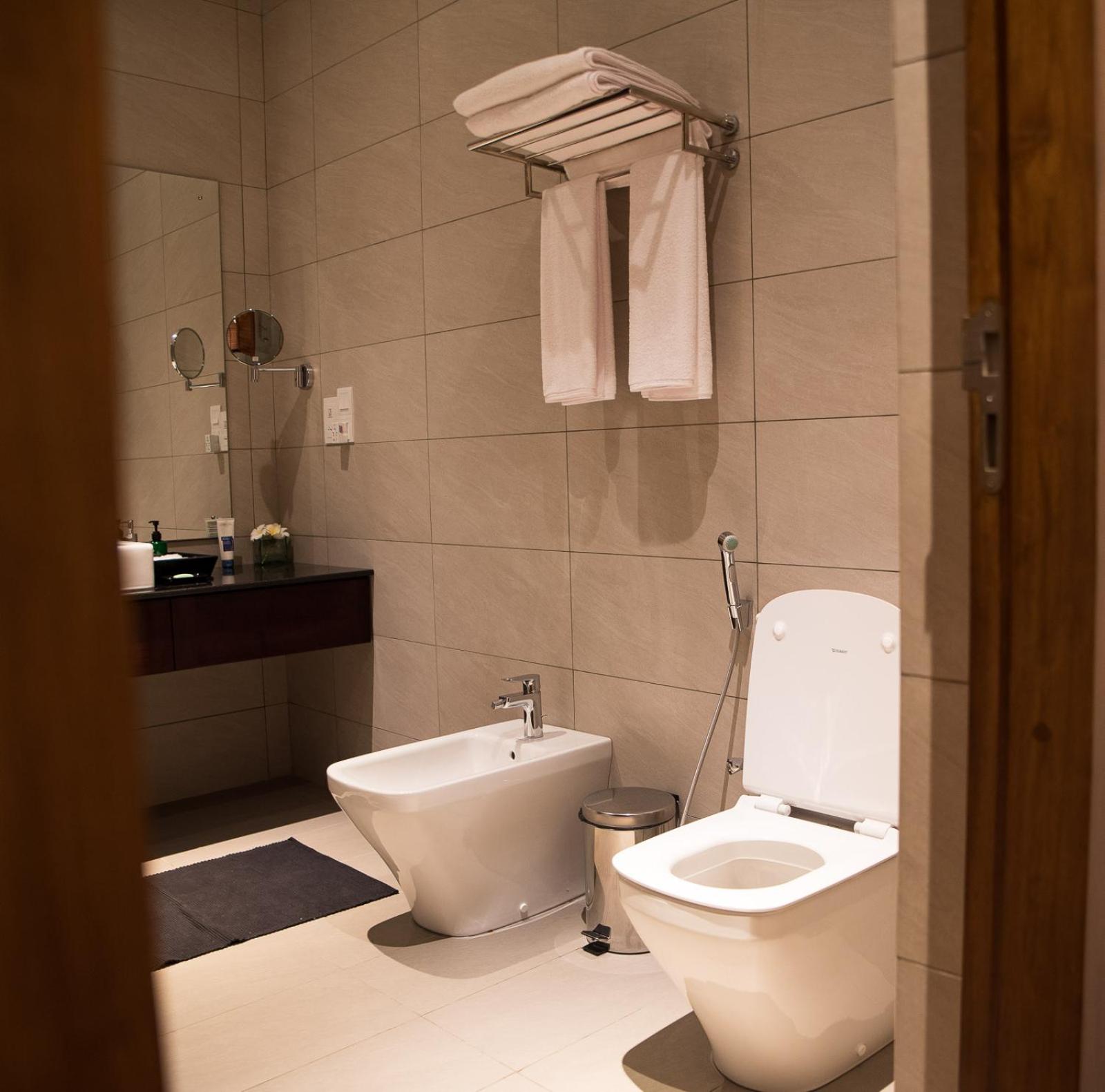 One Bedroom Ocean Suite photo 3