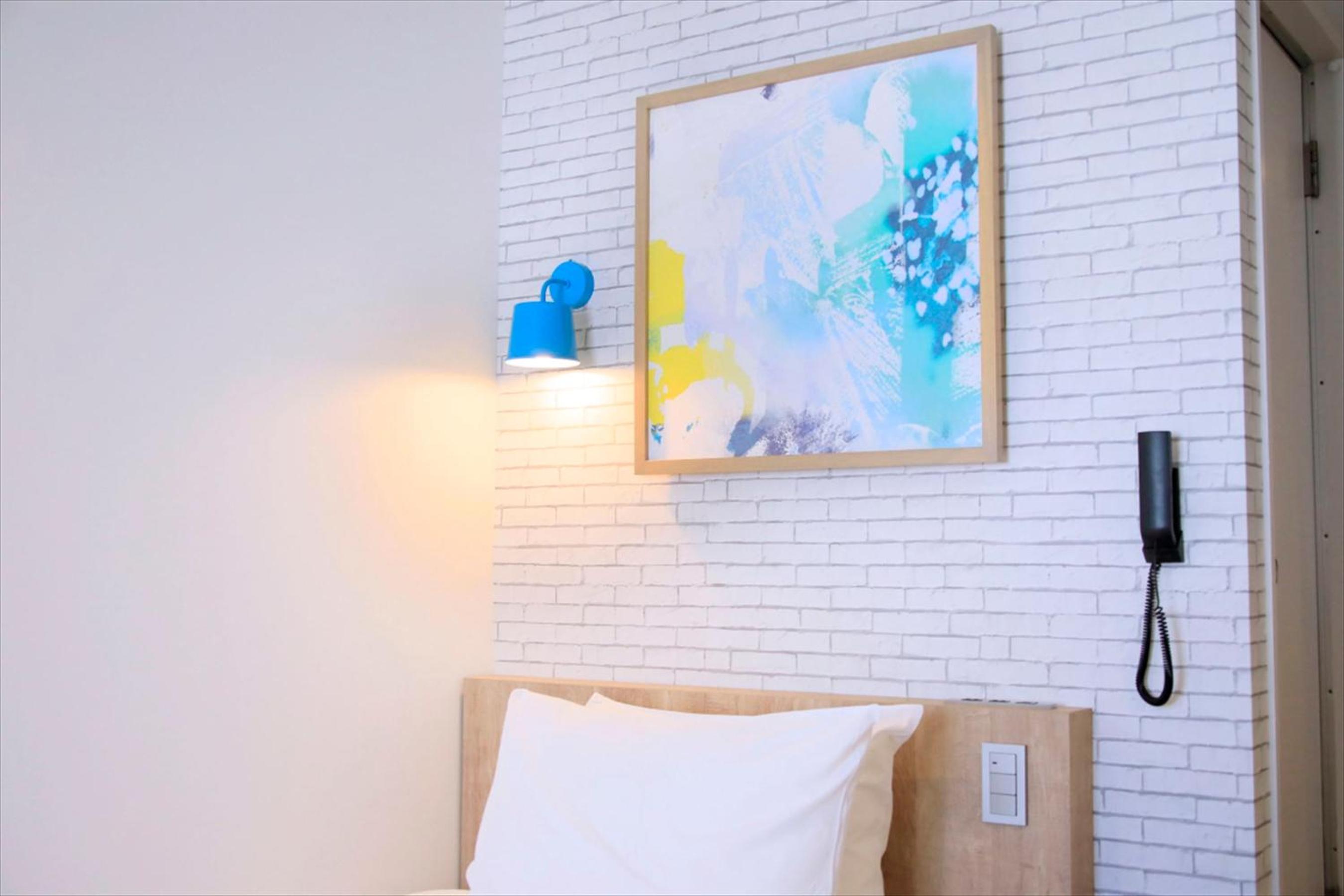 Special Offer - Designer Double Room with Small Double Bed - Non-Smoking photo 2