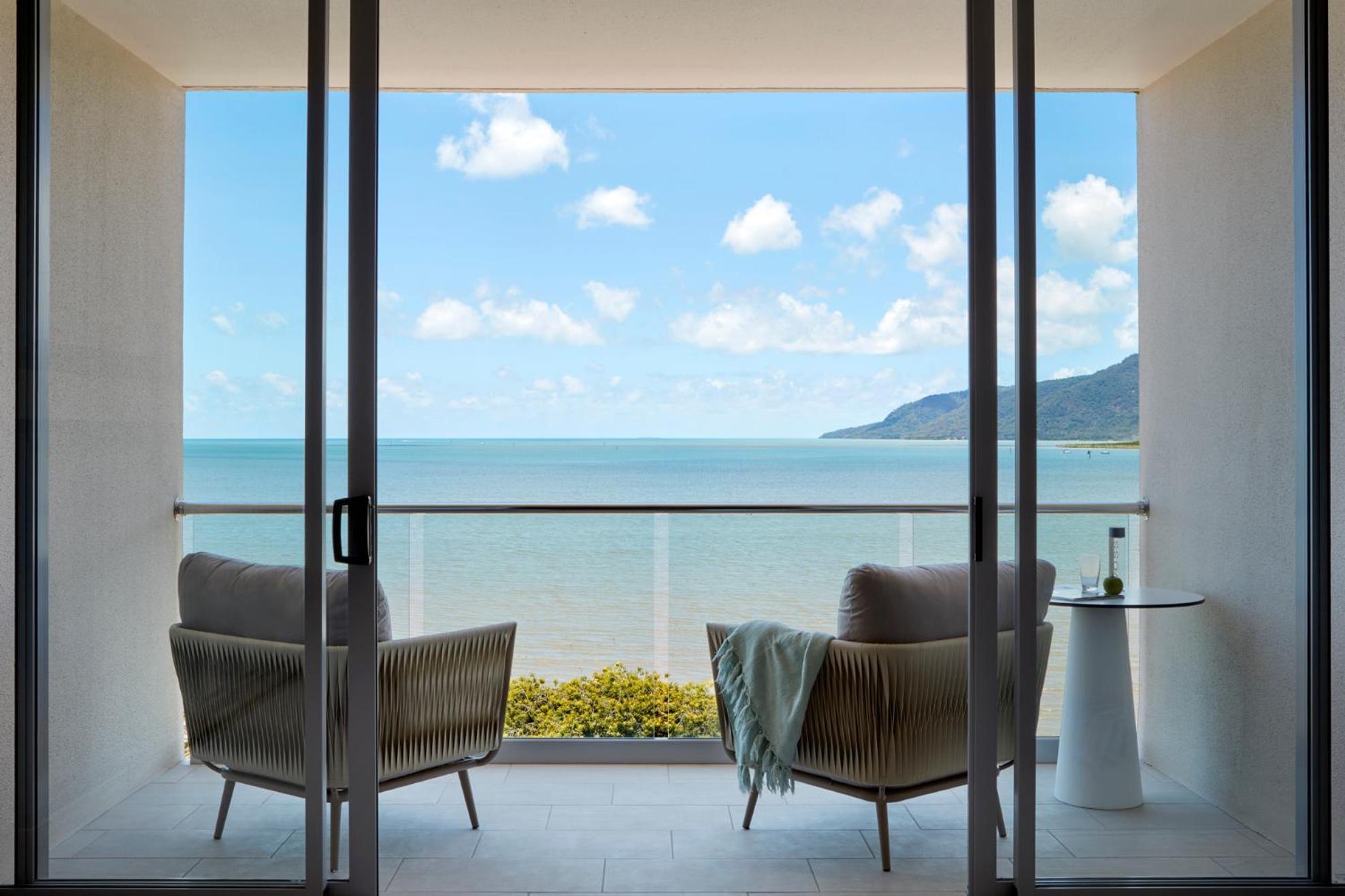 King Room with Sea View - Photo 2