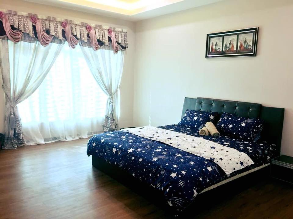 Four-Bedroom House photo 1