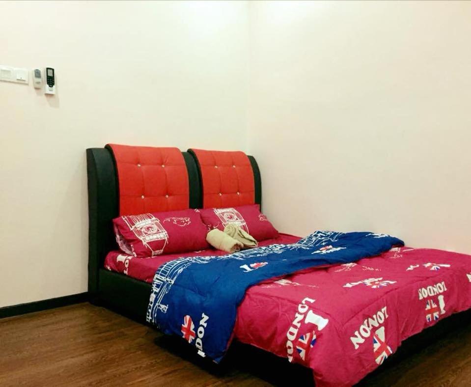 Four-Bedroom House photo 2