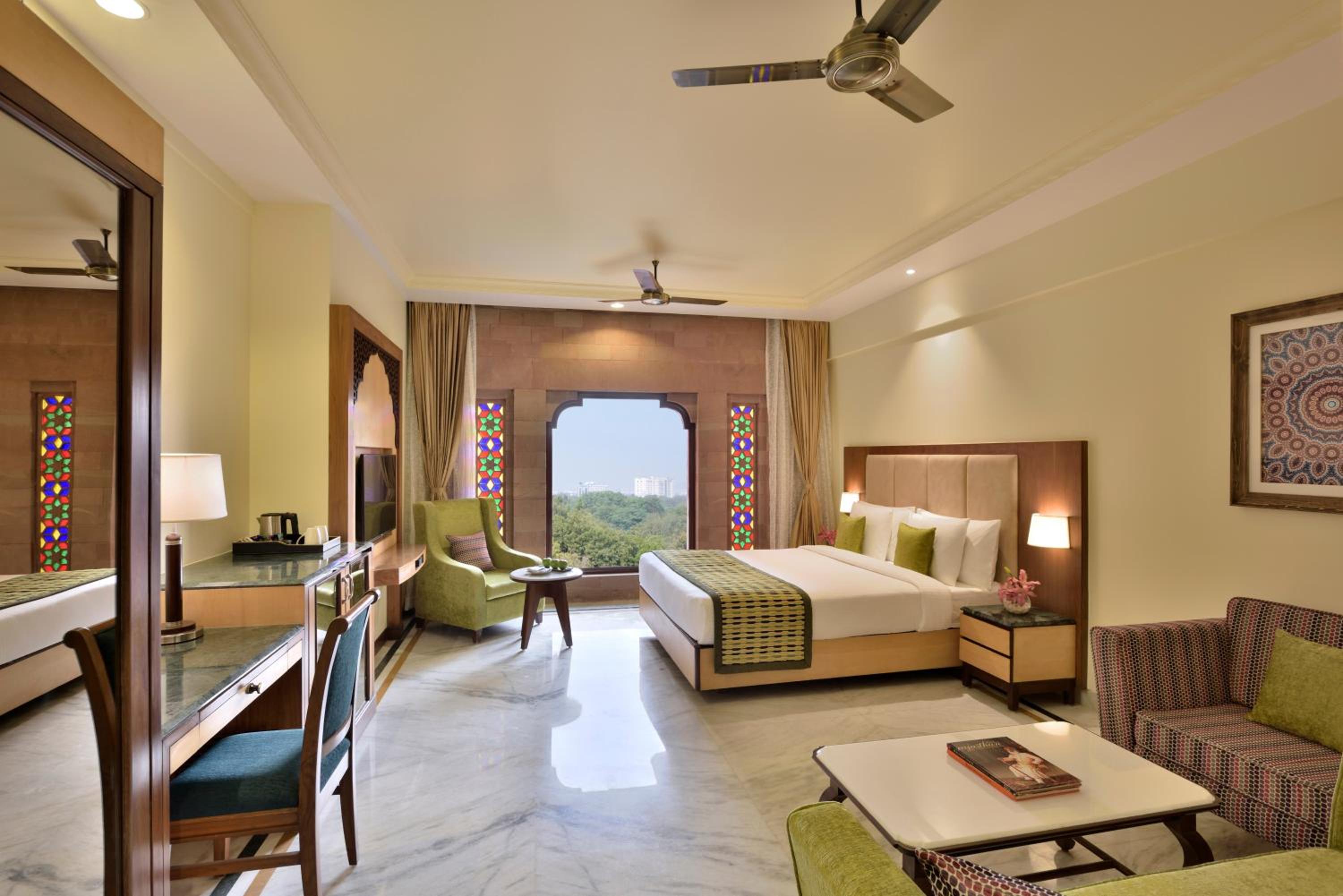 Junior Suite – Non-Smoking: 10% Discount on Food & Soft Beverages,Up to 20% Discount on SPA, special kids welcome/in room amenities like kits/bakery/chocolates etc. photo