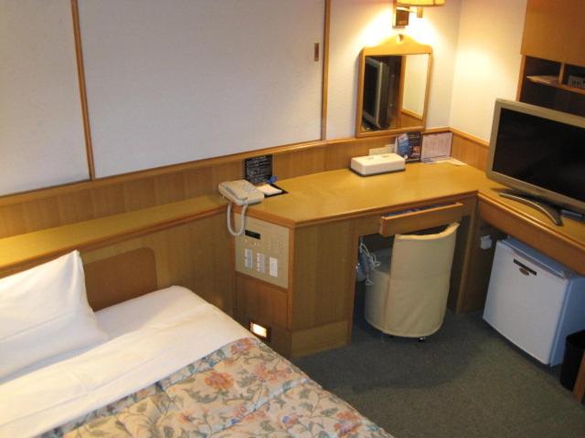 Single Room - Smoking photo 3