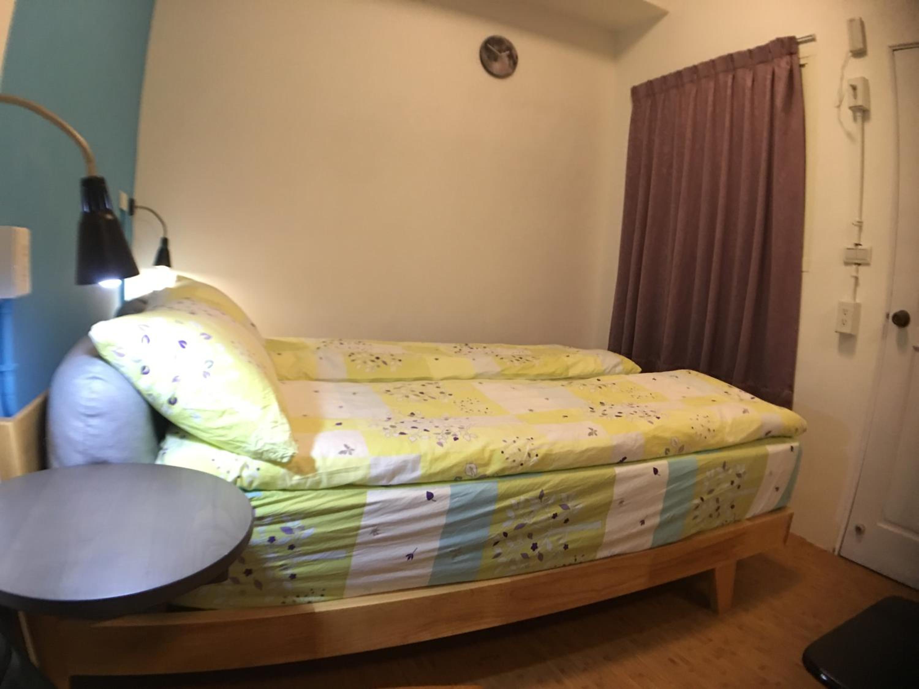 Quadruple Room with Shared Bathroom photo 2
