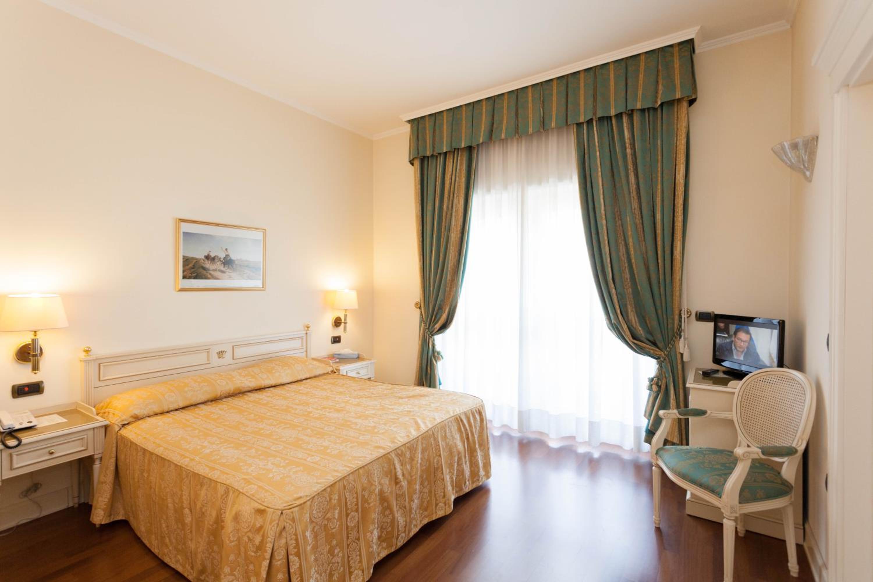 Classic Double Room - Photo 1