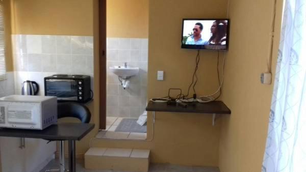 Double or Twin Room - Photo 4