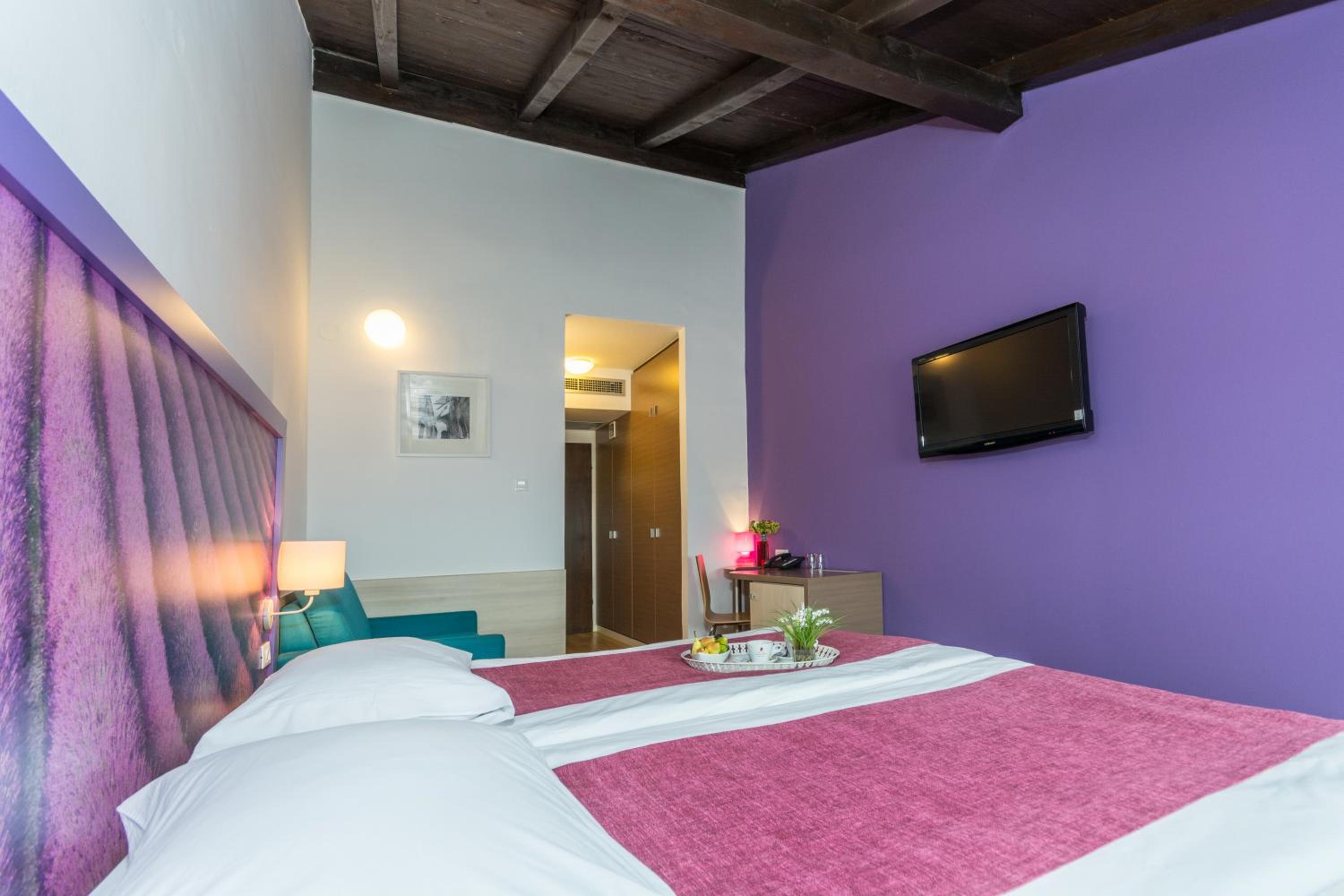 Standard Double or Twin Room photo 2