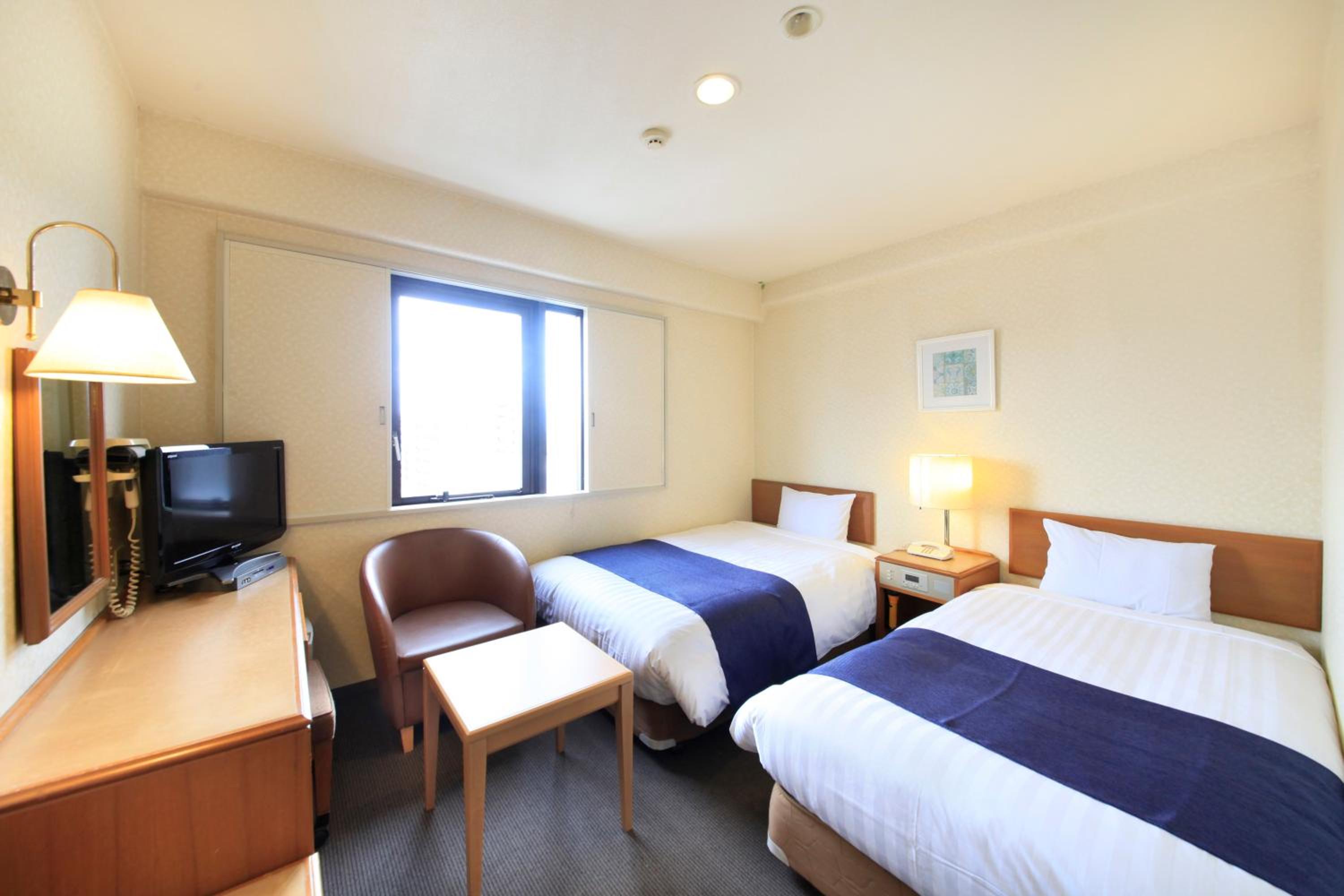 Twin Room - Non Smoking photo 1