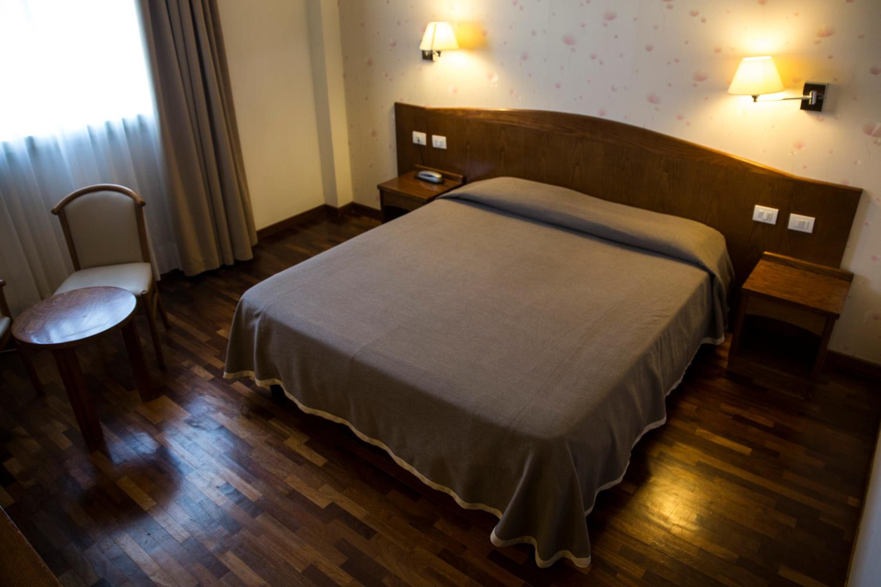 Twin Room - Photo 6