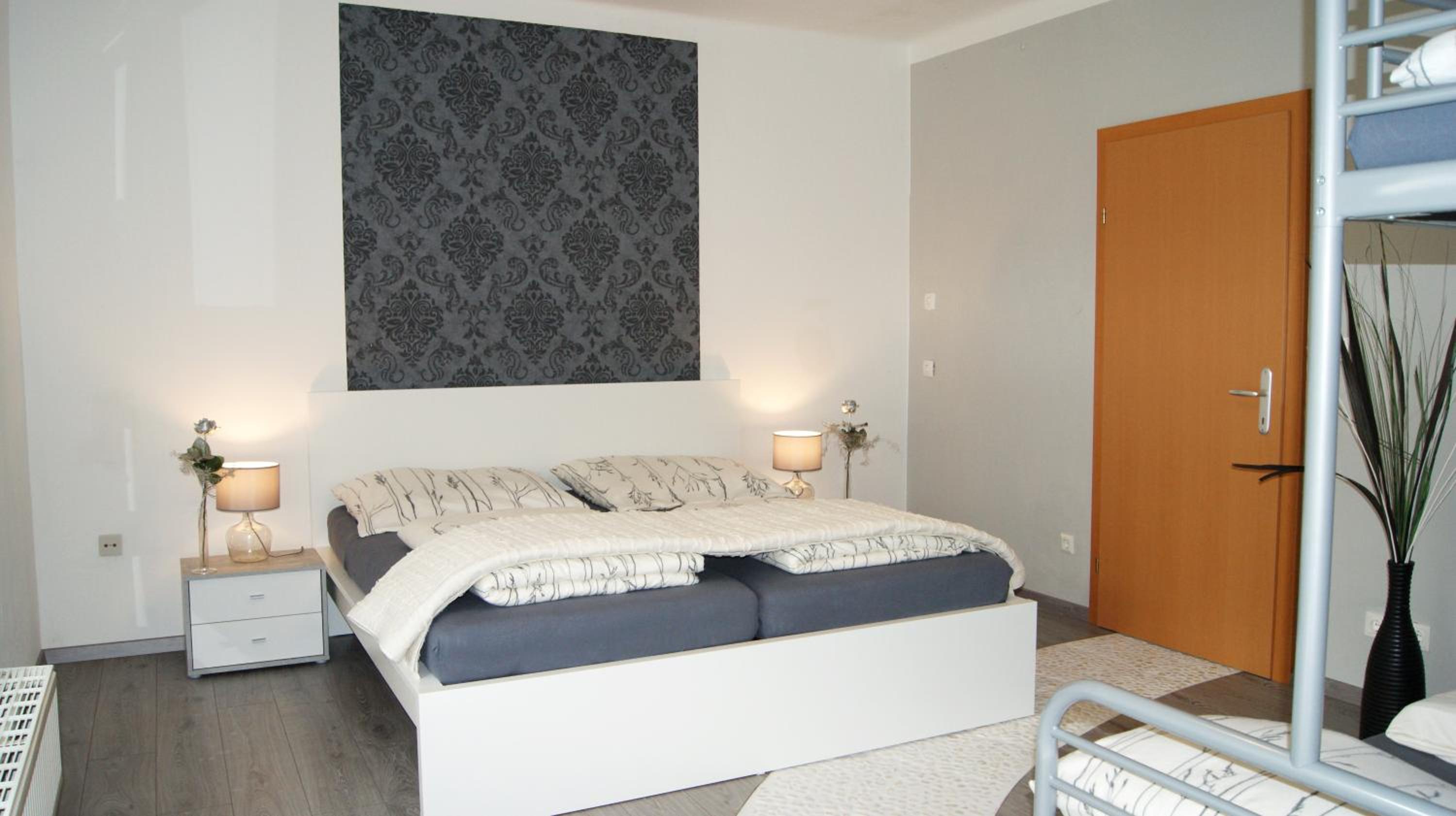 Apartment with Terrace - Photo 2