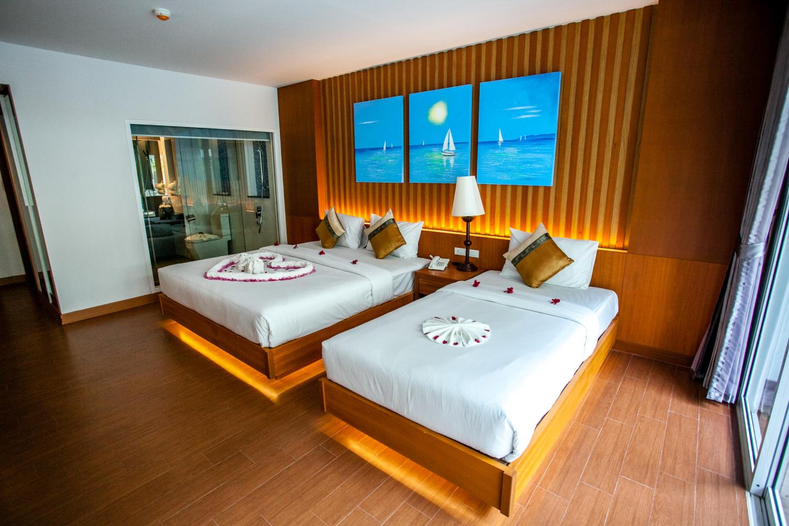 Deluxe Double Room - Photo 1