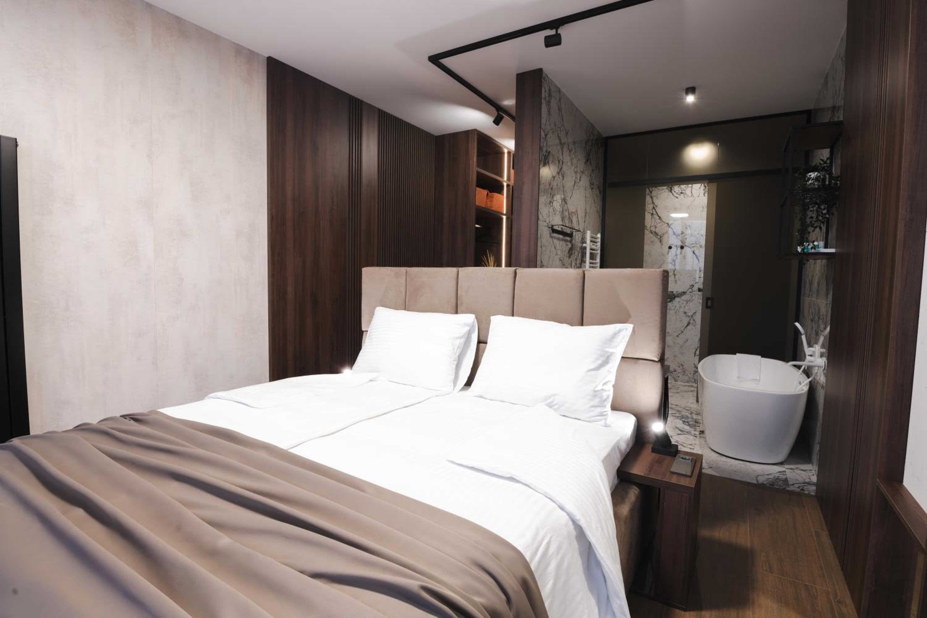 Double Room with Private Bathroom photo 2