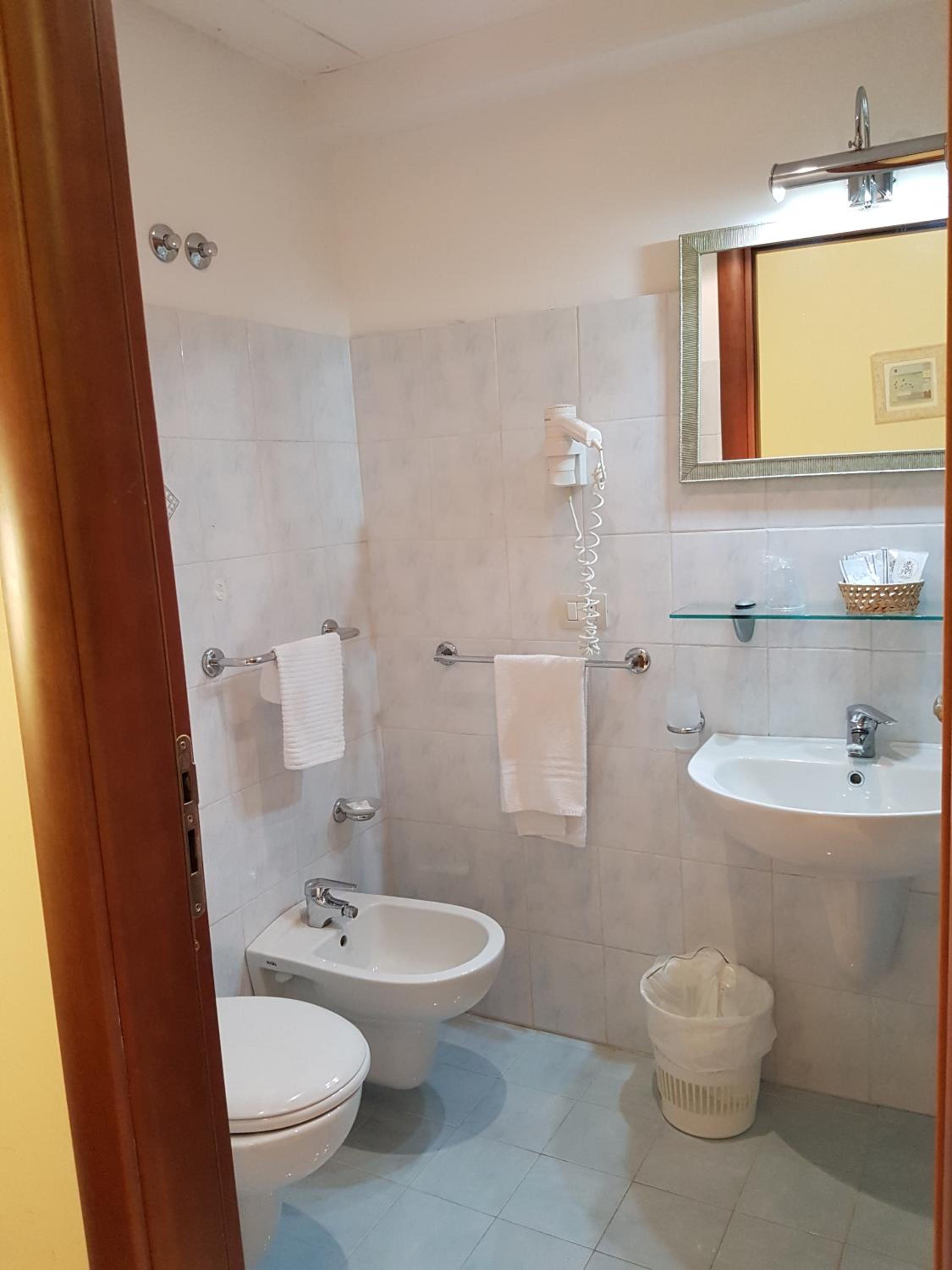 Single Room photo 2