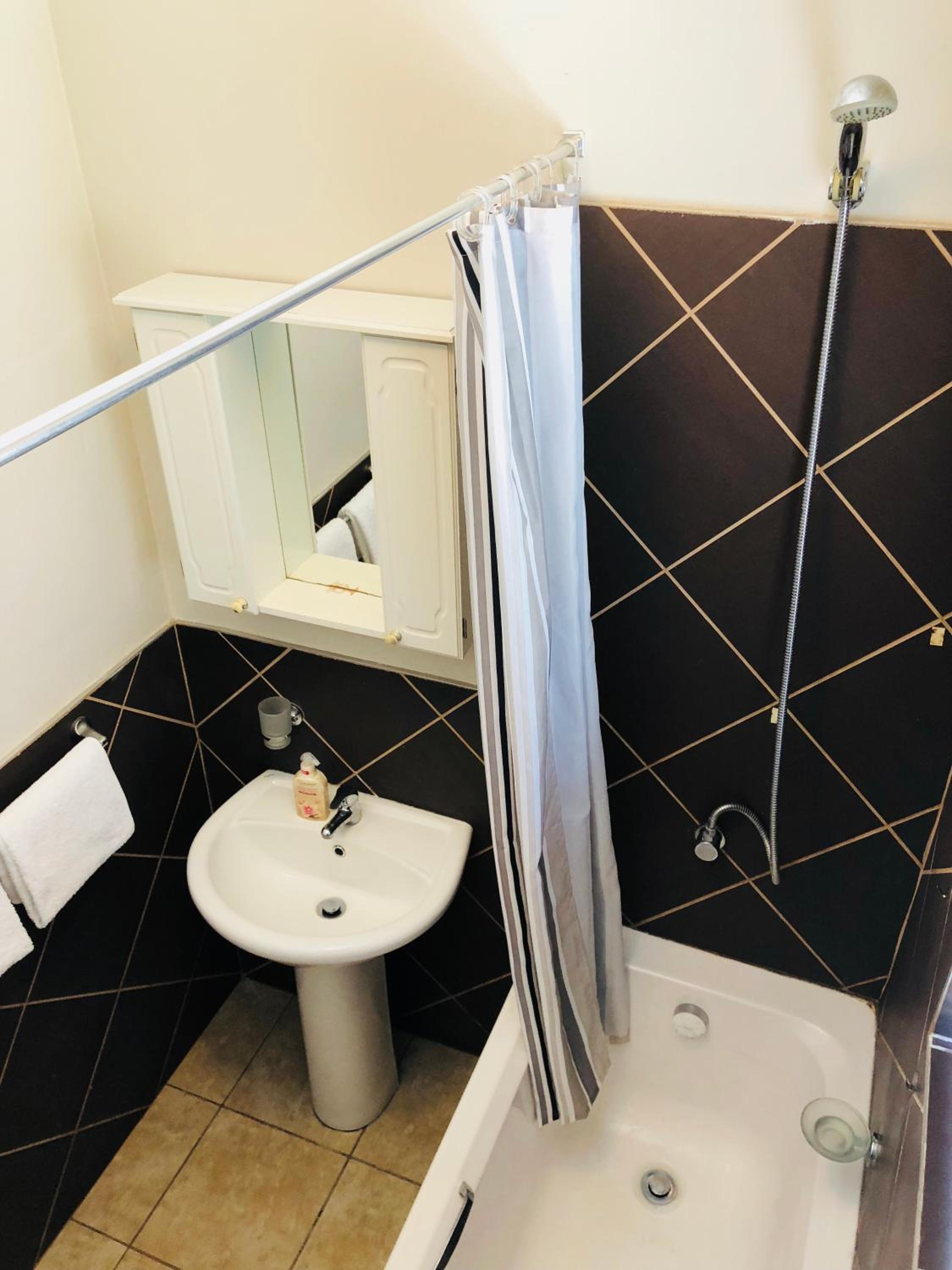Double or Twin Room with Shared Bathroom photo 3