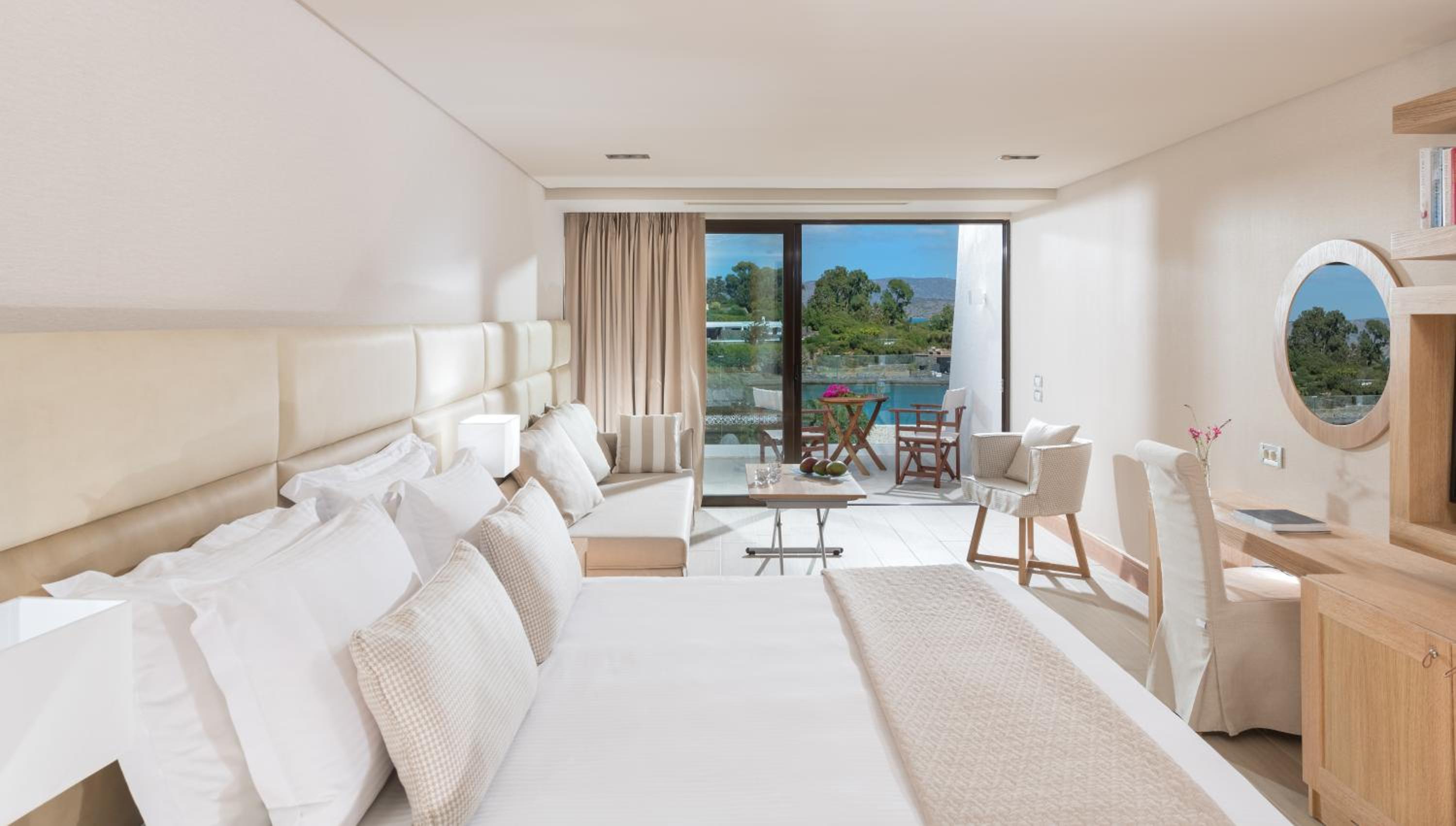 Deluxe Bungalow with Sea View - Photo 4