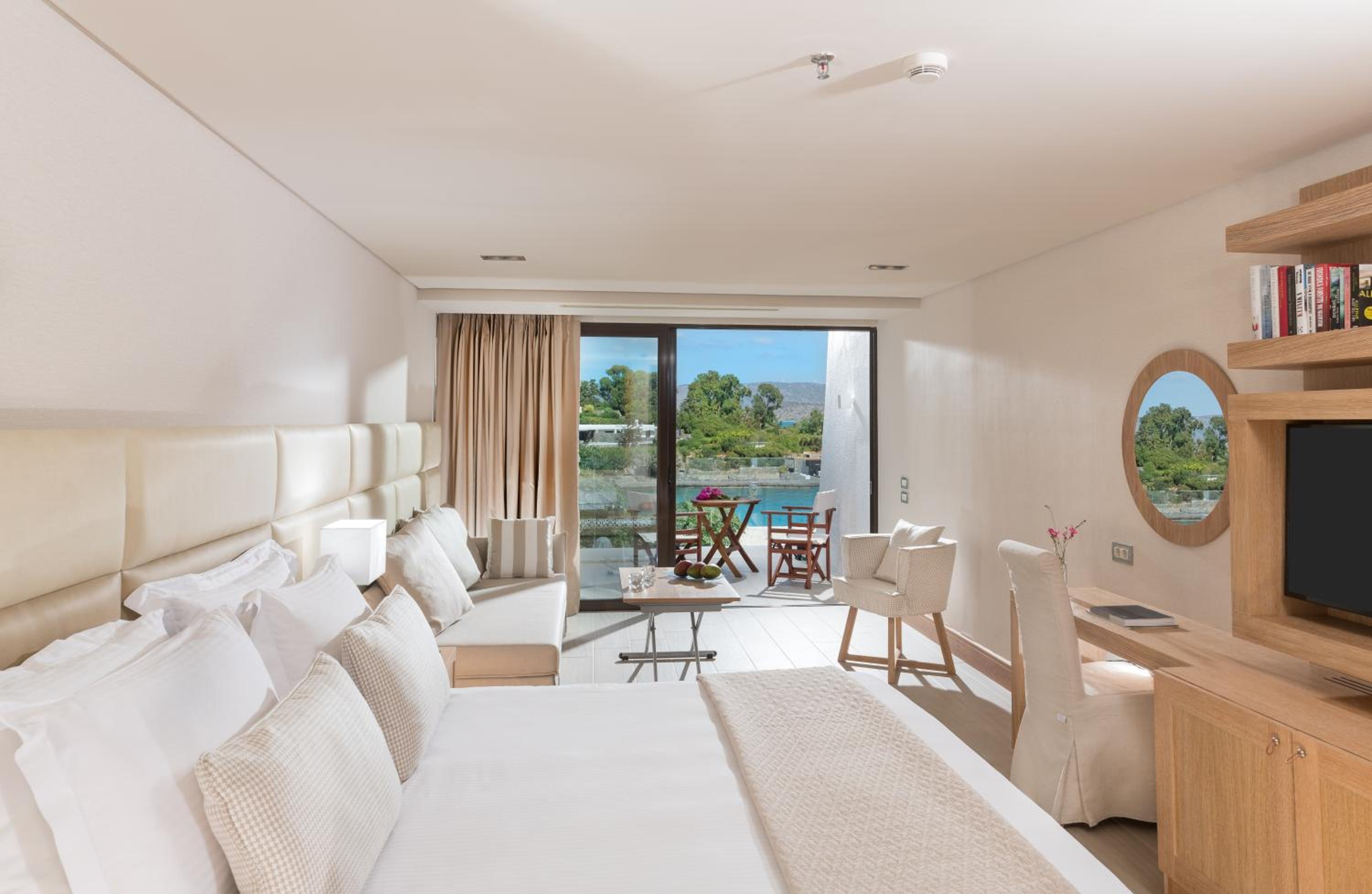 Deluxe Bungalow with Sea View - Photo 1