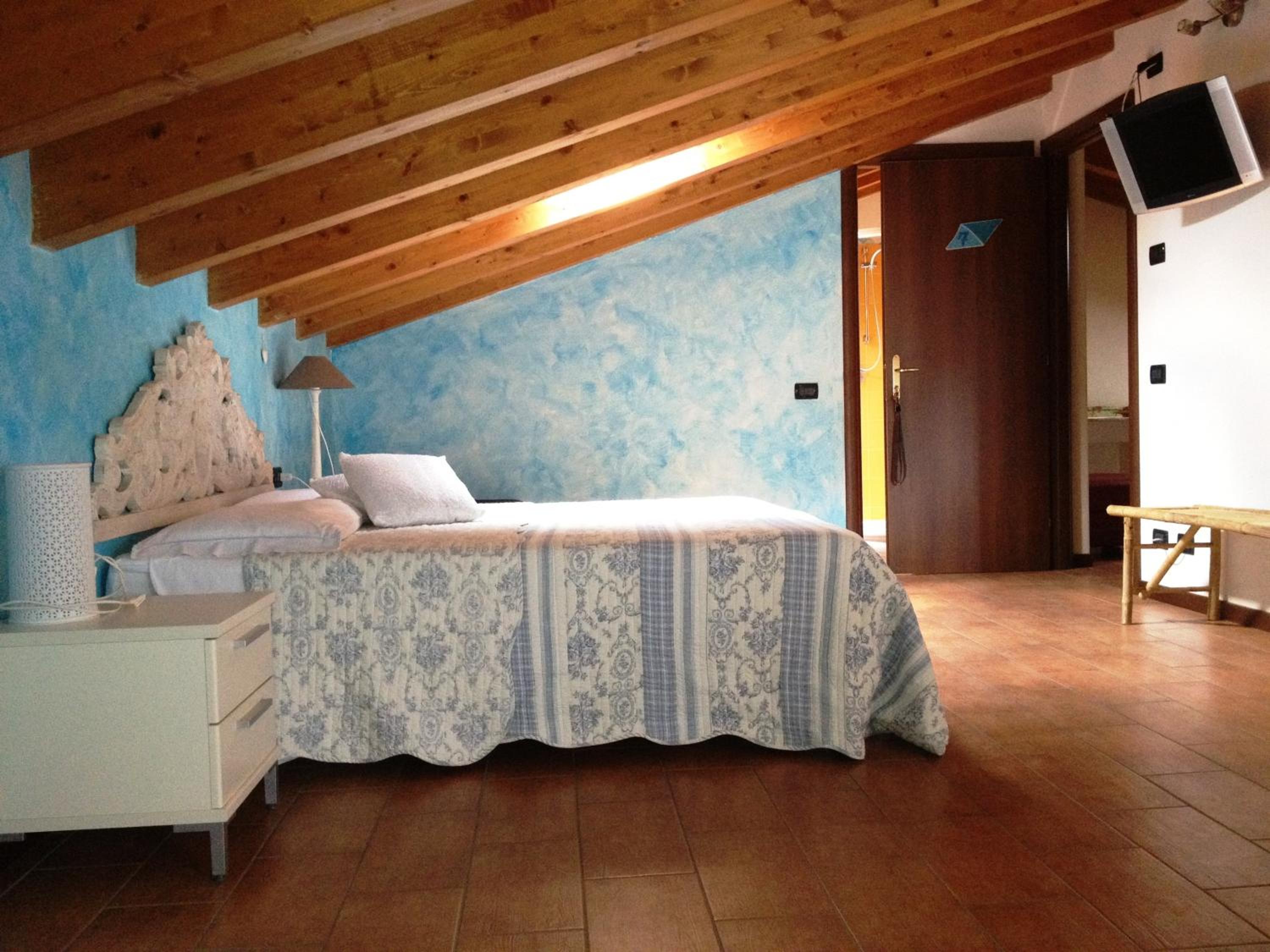 Quadruple Room - Photo 2