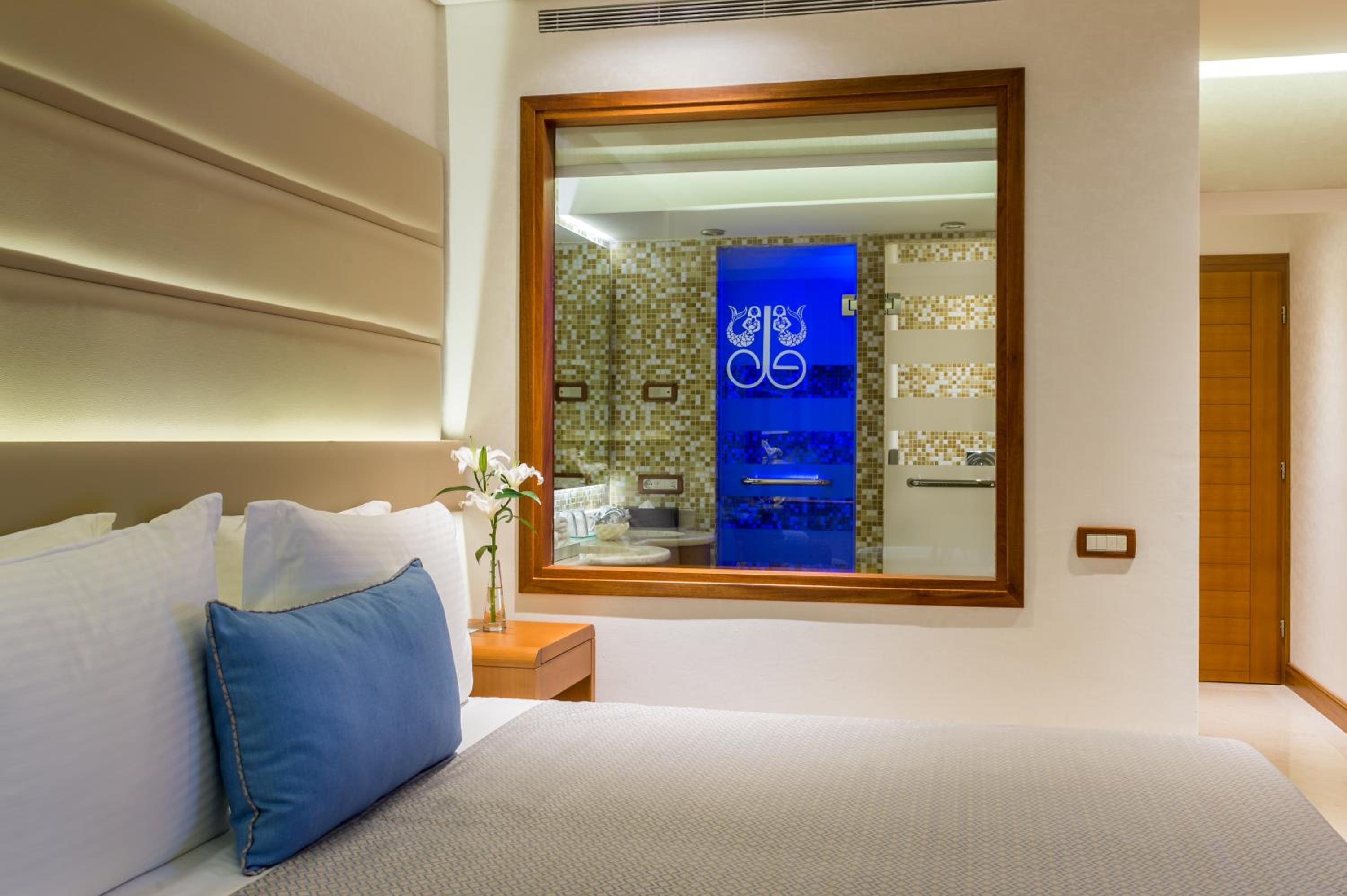Deluxe Double Room with Sea View - Photo 5