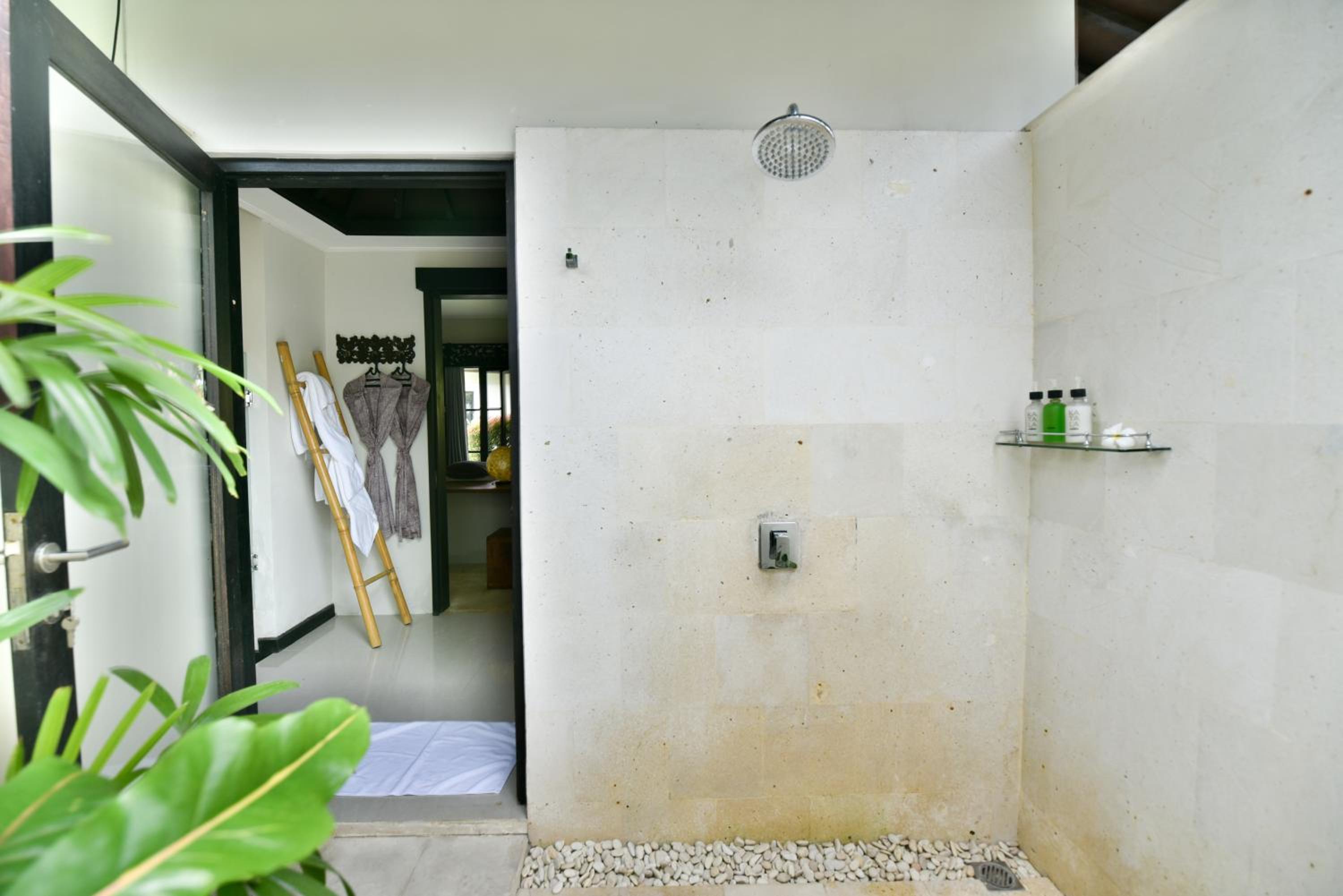 Suite with Garden View - Photo 12